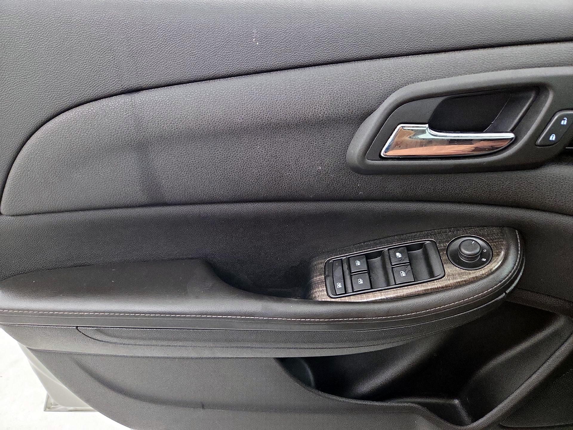 Thumbnail: 2016 Chevrolet Malibu - 12