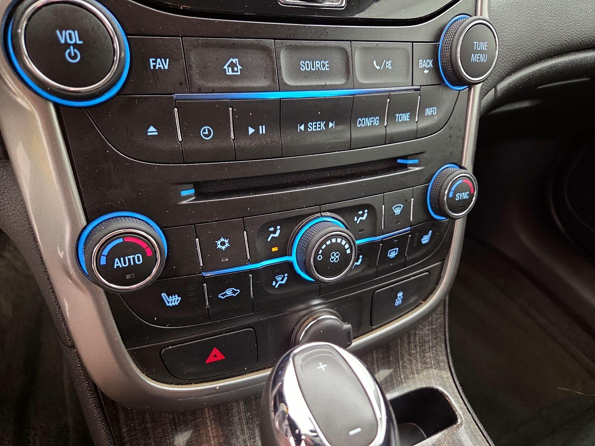 Thumbnail: 2016 Chevrolet Malibu - 15