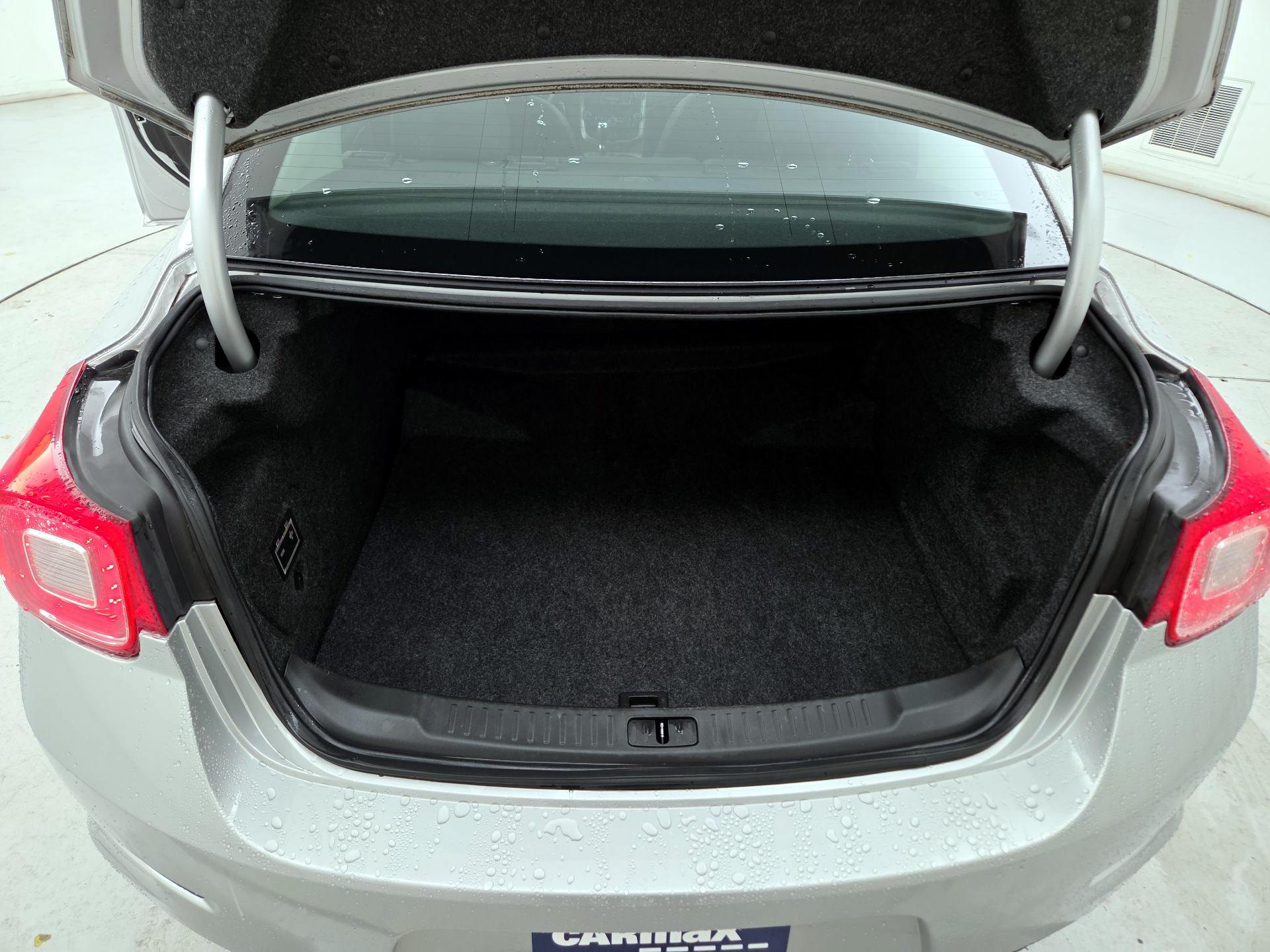 Thumbnail: 2016 Chevrolet Malibu - 19