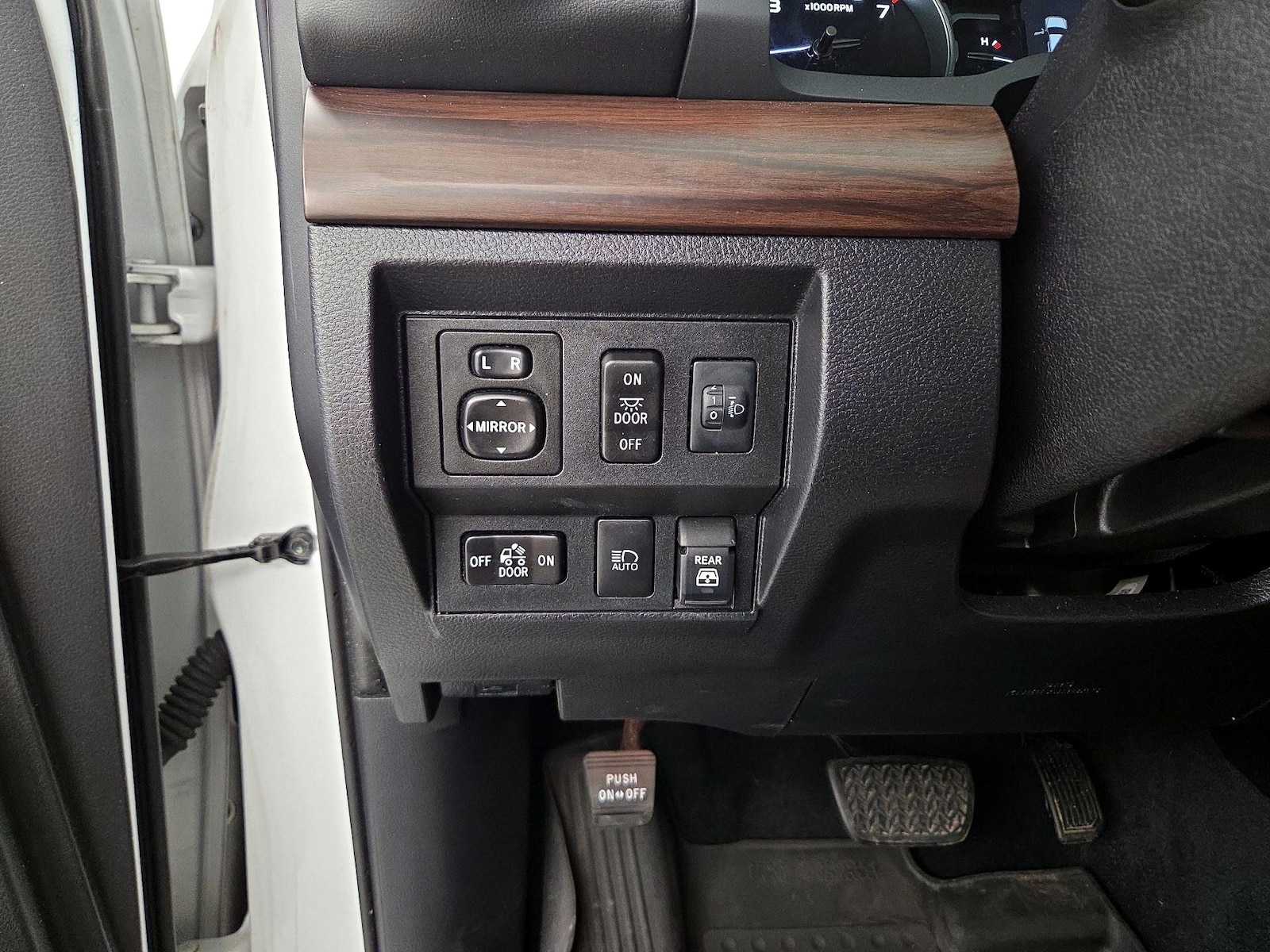 2021 Toyota Tundra Limited - Photo 14