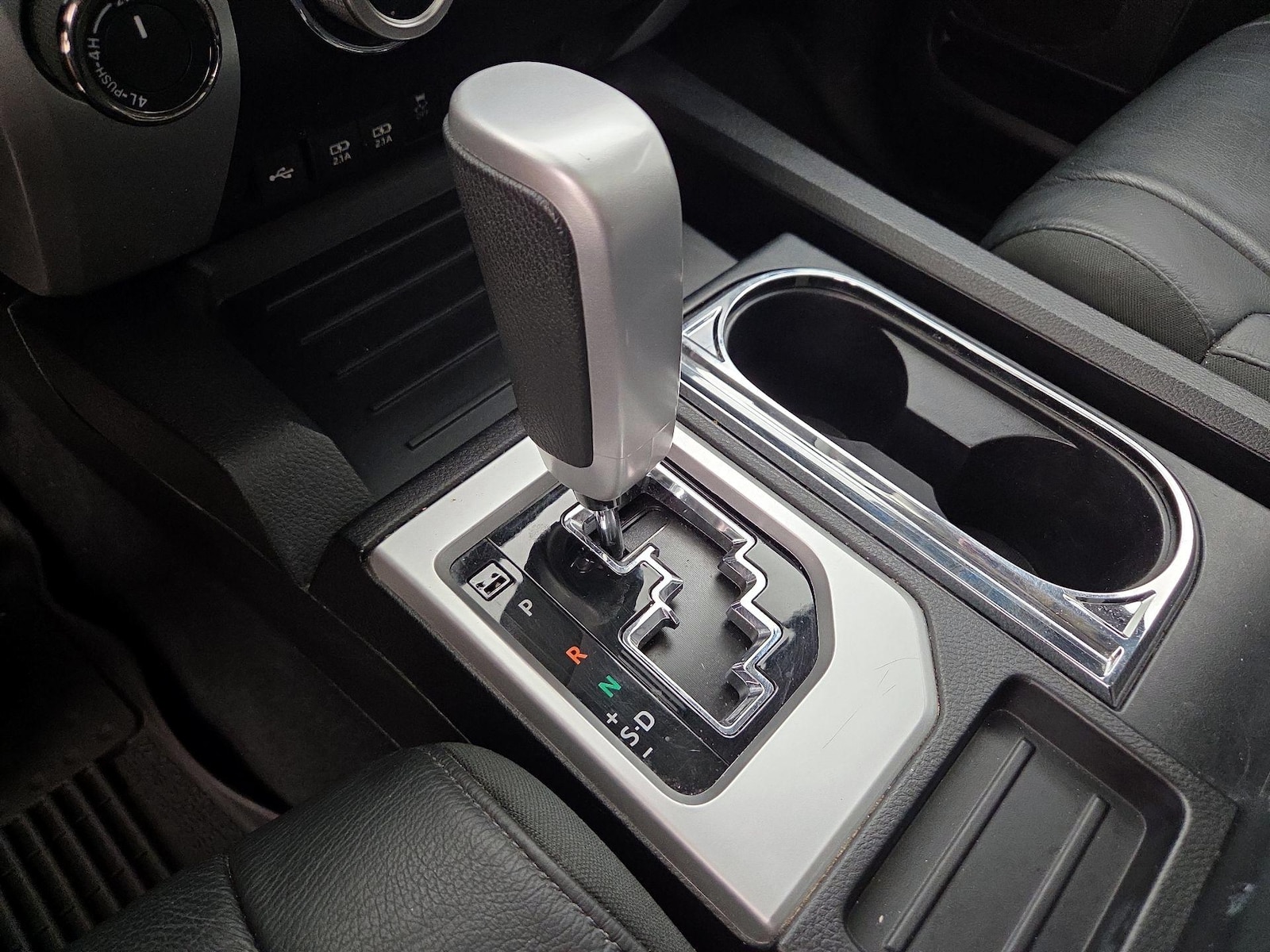 2021 Toyota Tundra Limited - Photo 19