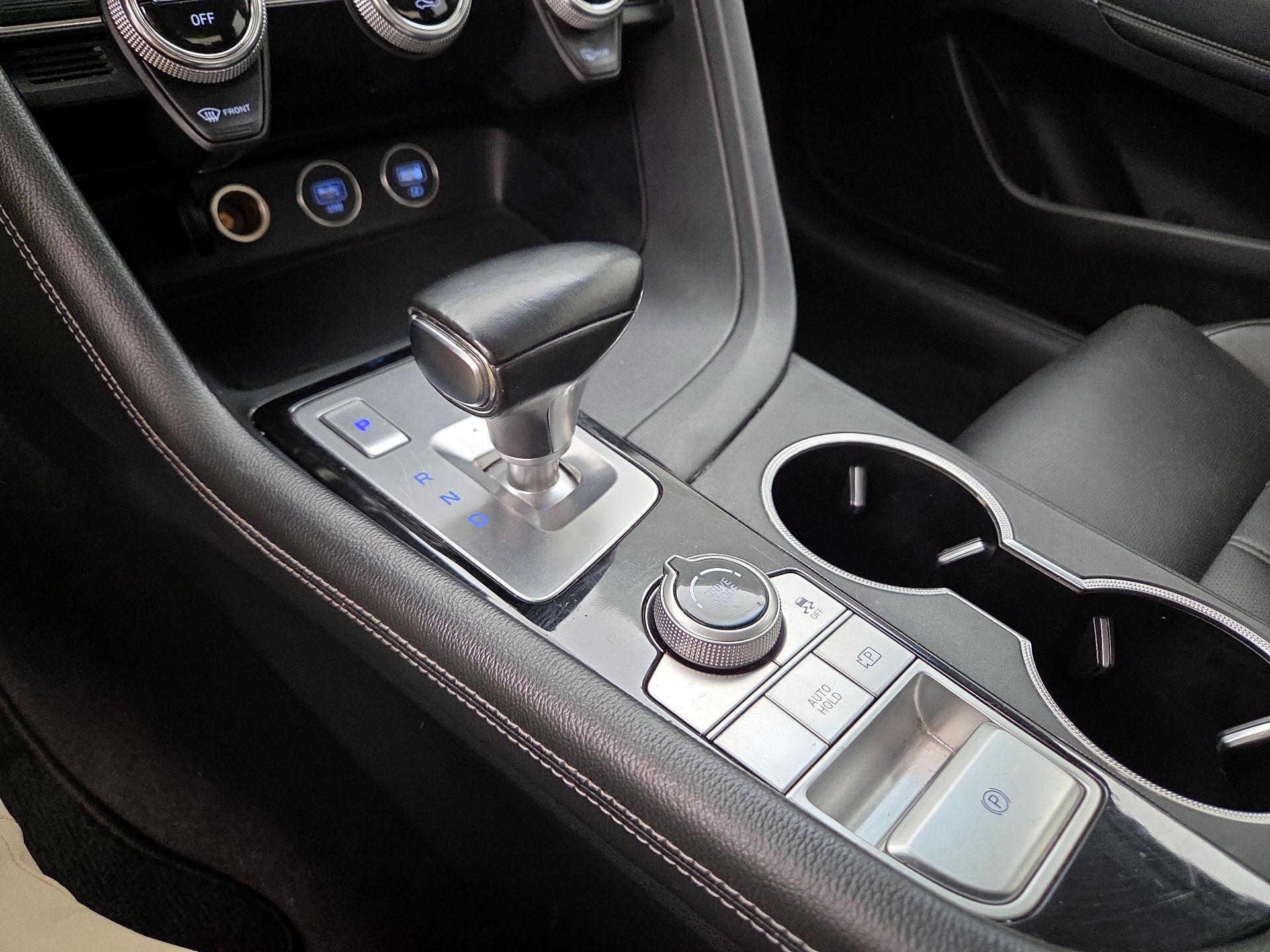 Thumbnail: 2022 Genesis G70 - 17