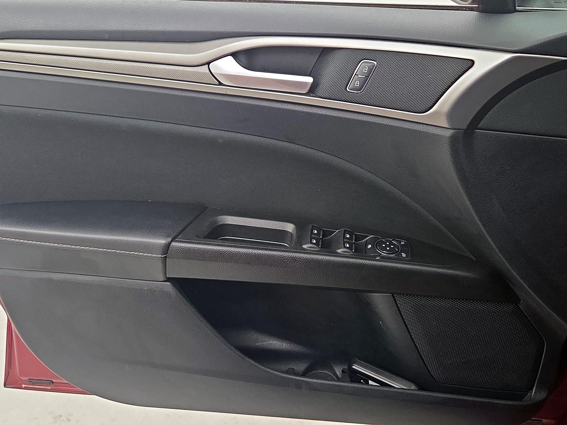 Thumbnail: 2019 Ford Fusion - 12