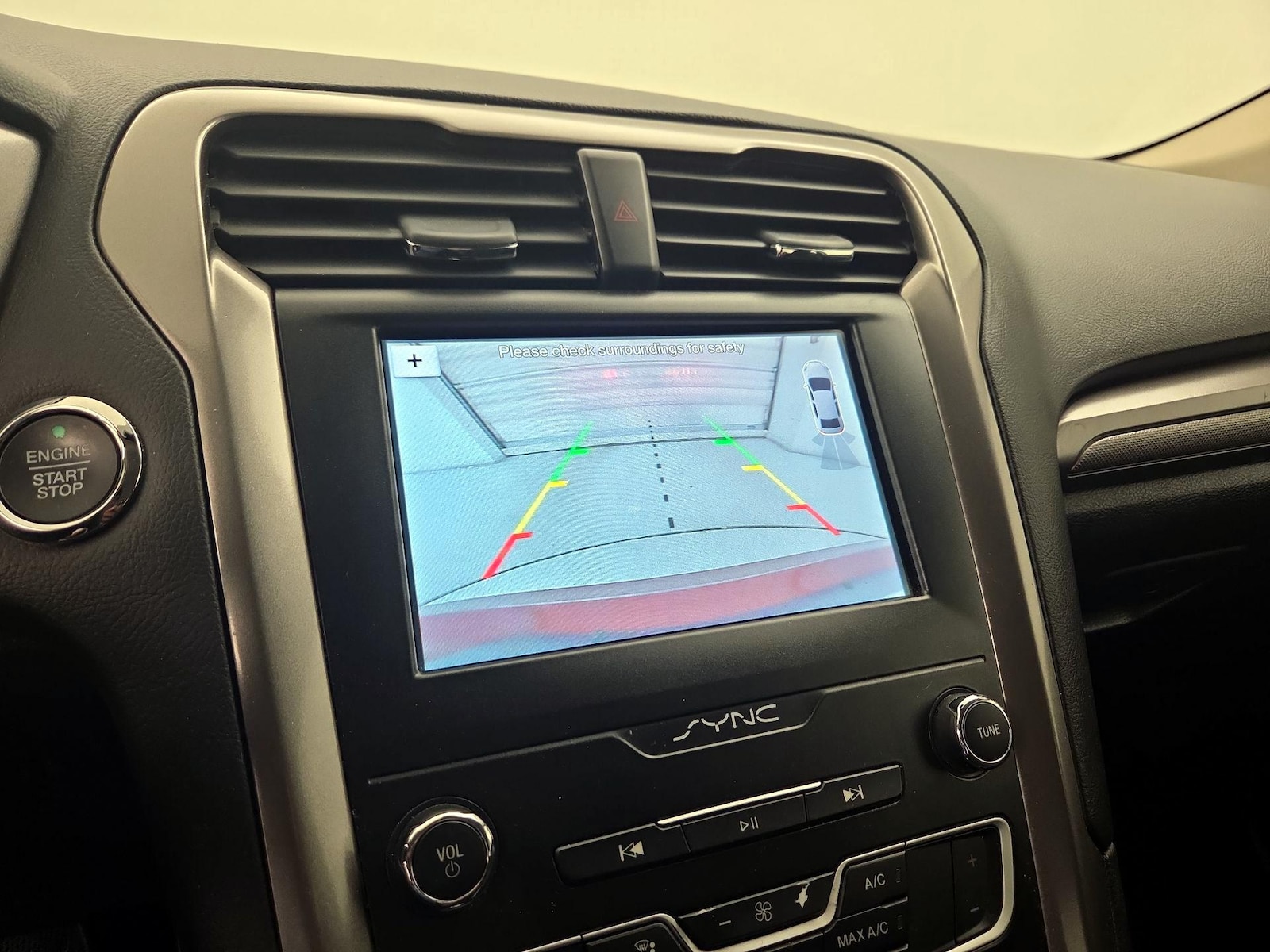 2019 Ford Fusion SE - Photo 15