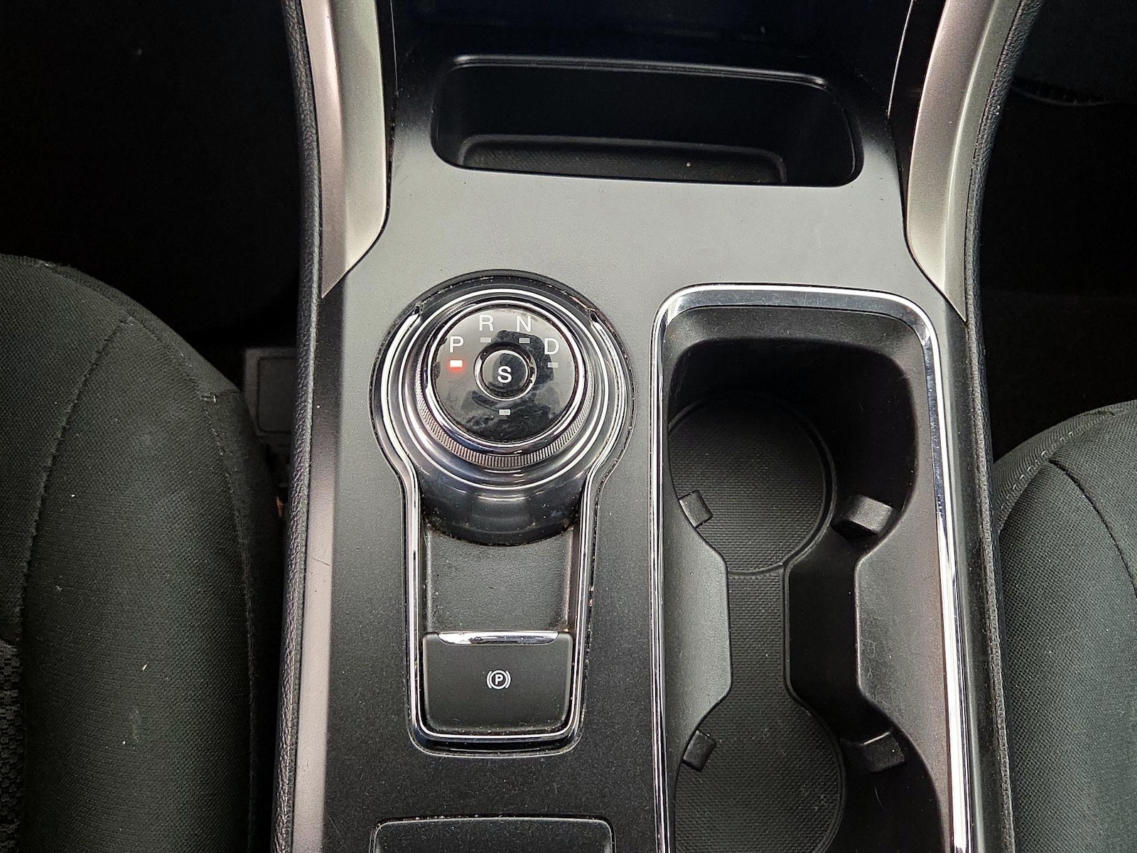 2019 Ford Fusion SE - Photo 18