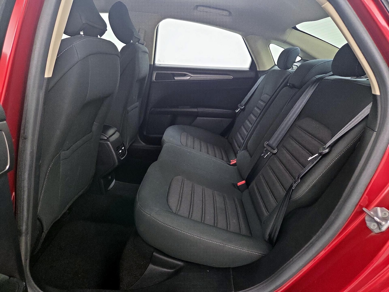 2019 Ford Fusion SE - Photo 20