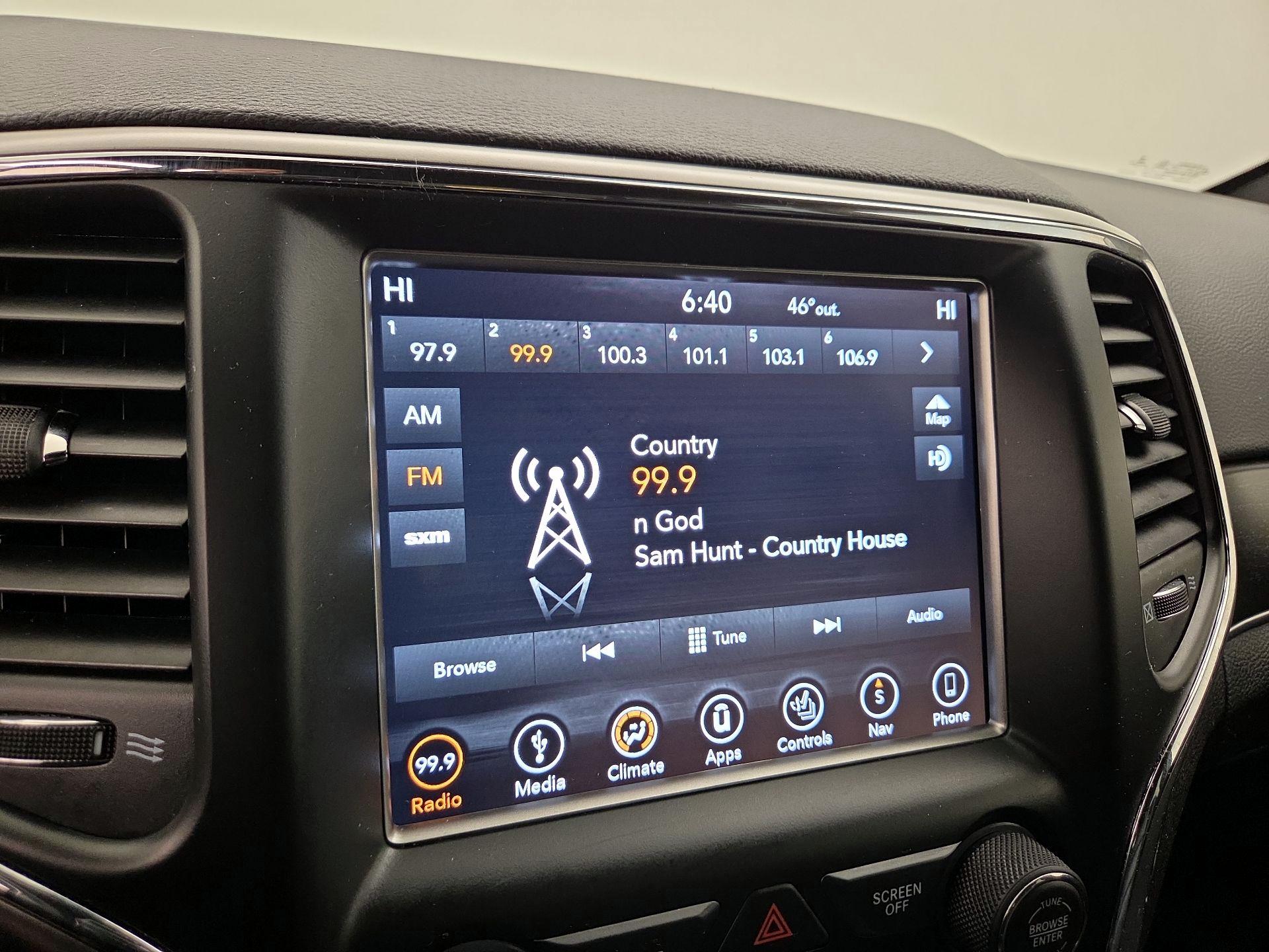 Thumbnail: 2018 Jeep Grand Cherokee - 16