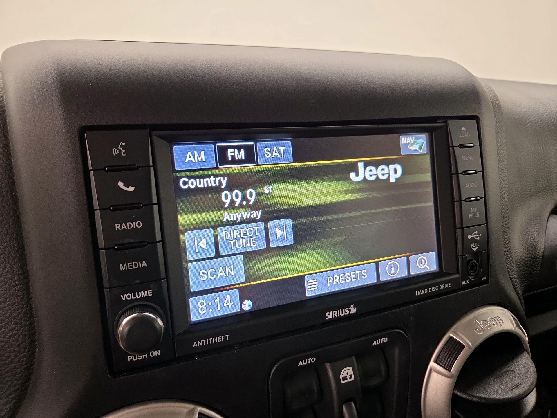 Thumbnail: 2017 Jeep Wrangler - 14