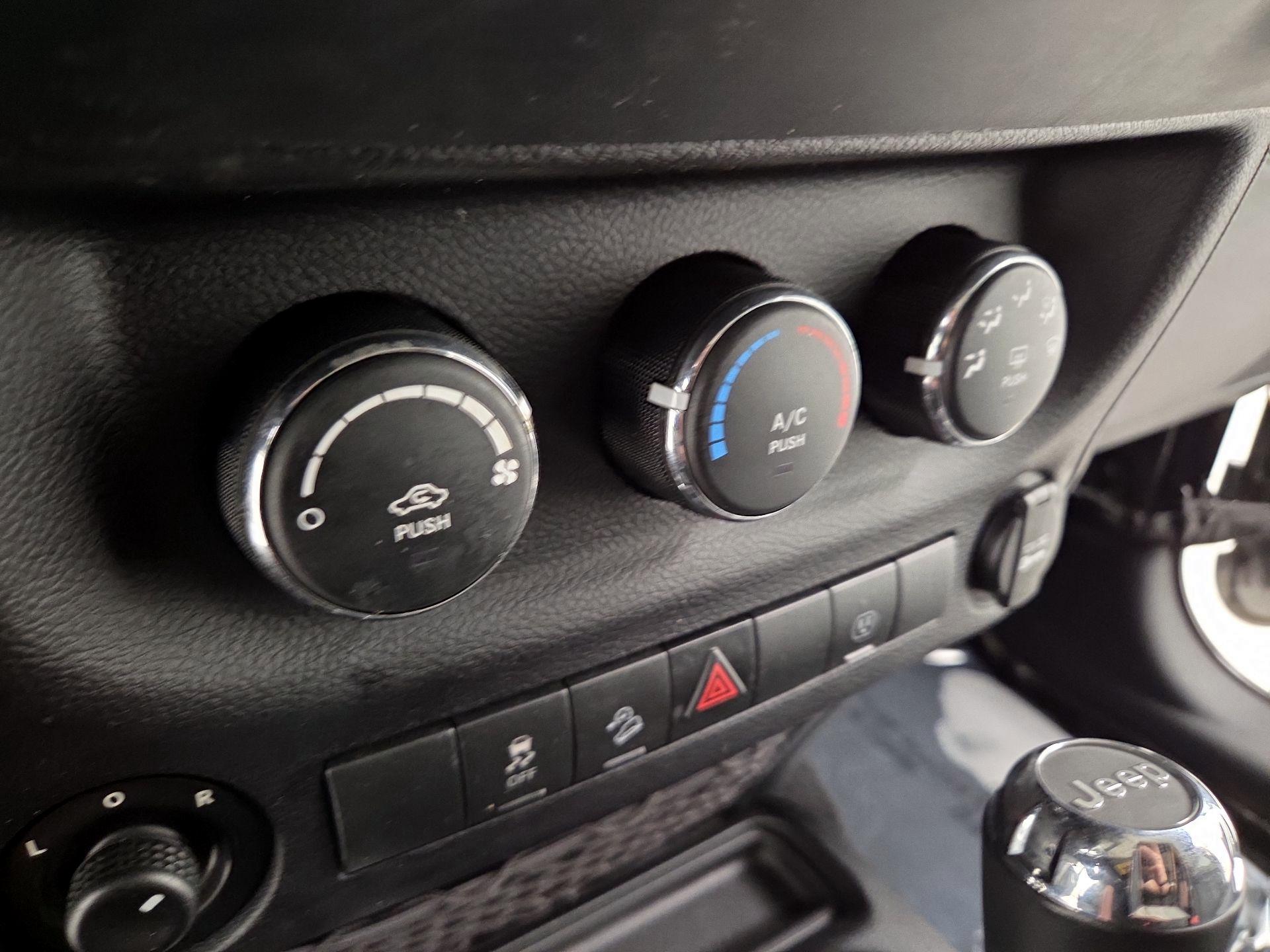 Thumbnail: 2017 Jeep Wrangler - 15