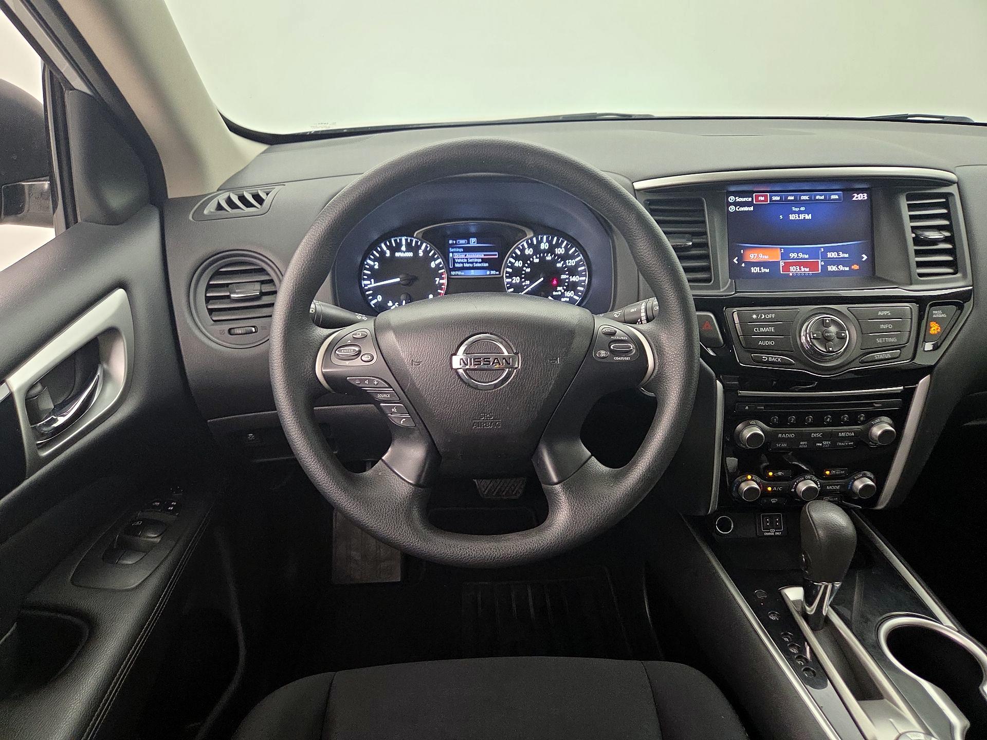 Thumbnail: 2018 Nissan Pathfinder - 10