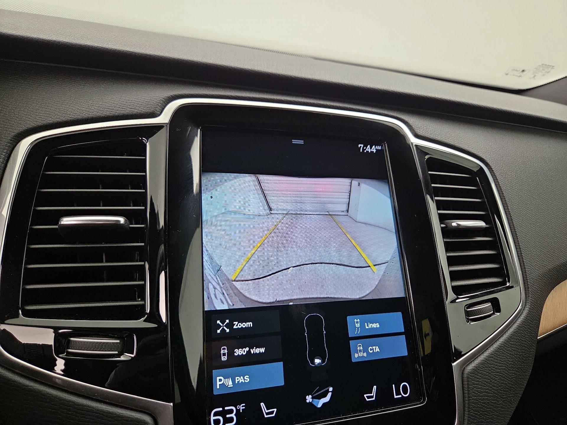 Thumbnail: 2022 Volvo XC90 - 15