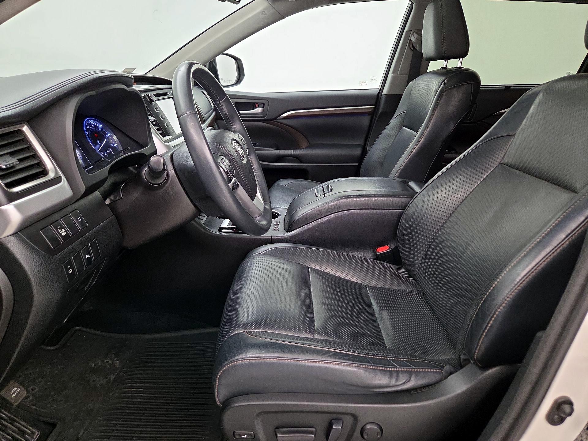Thumbnail: 2016 Toyota Highlander - 11