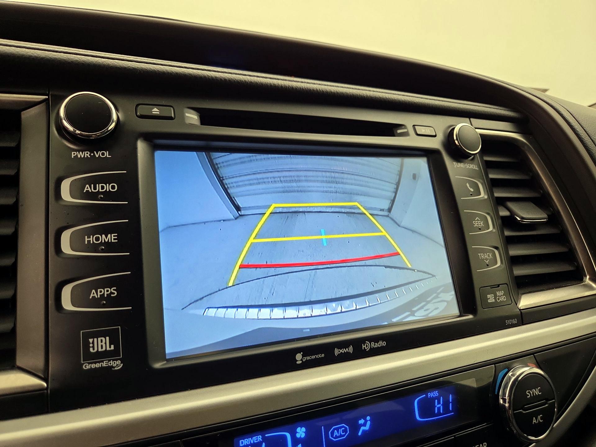 Thumbnail: 2016 Toyota Highlander - 15