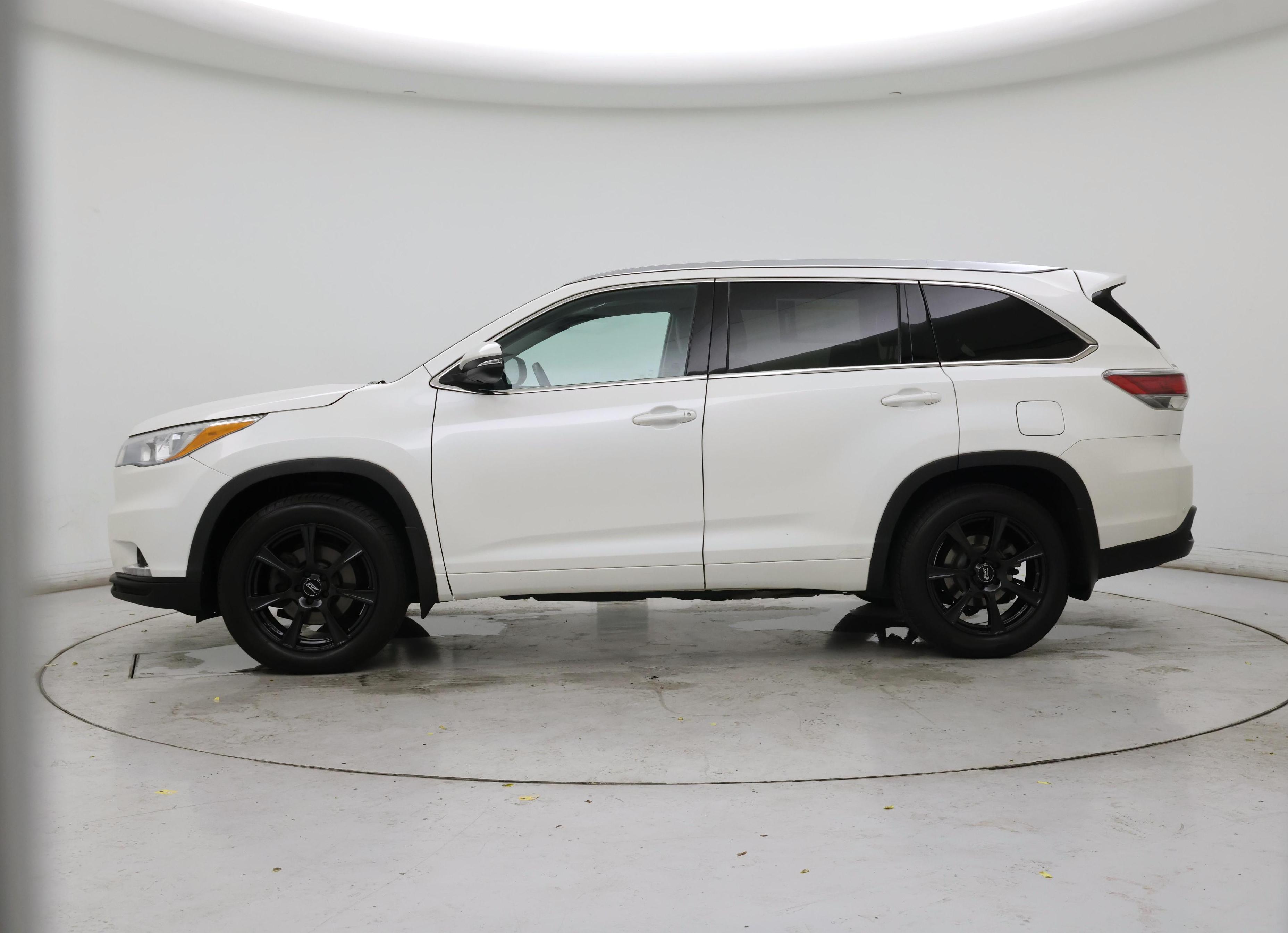 Thumbnail: 2016 Toyota Highlander - 3