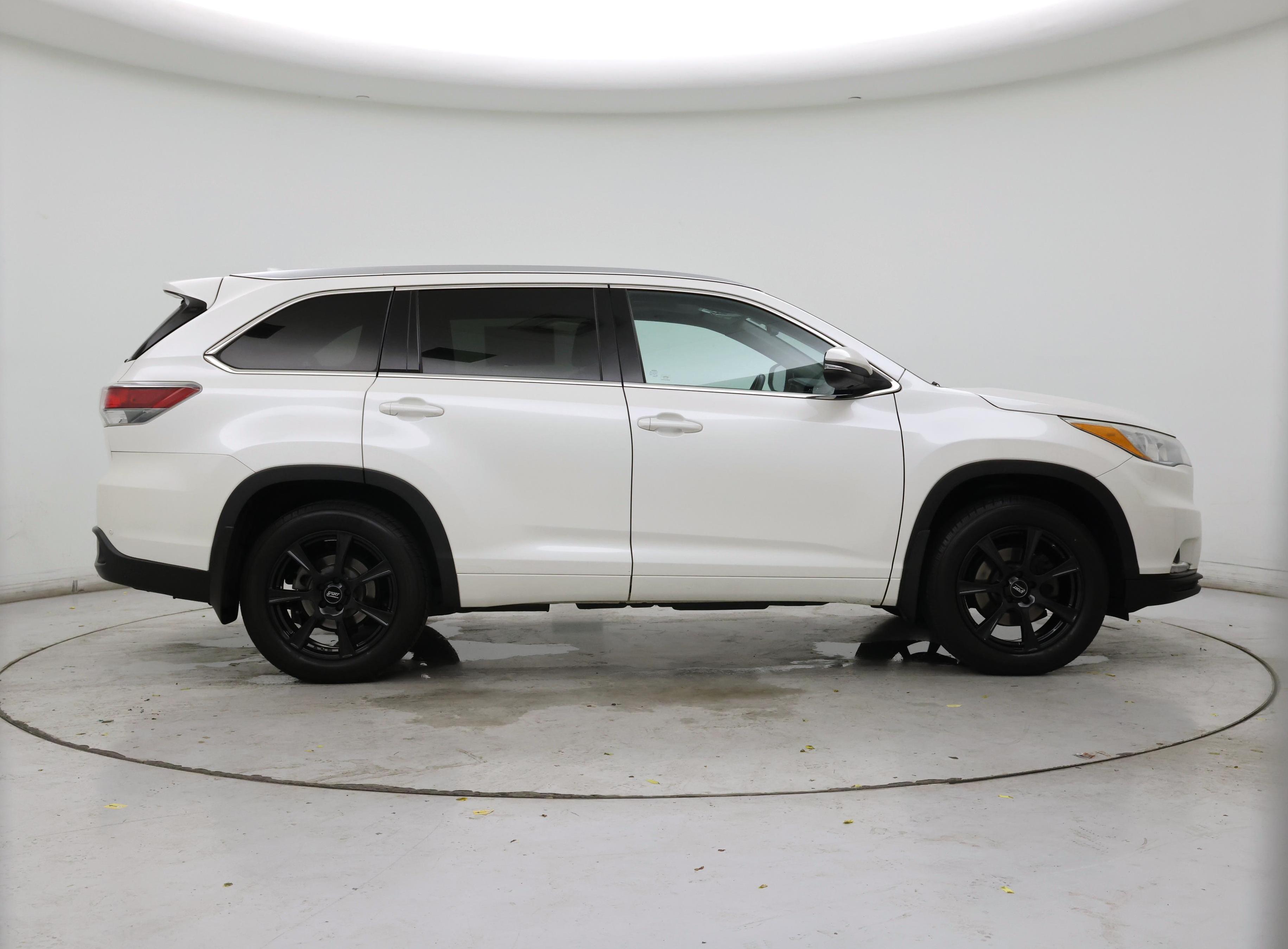 Thumbnail: 2016 Toyota Highlander - 7