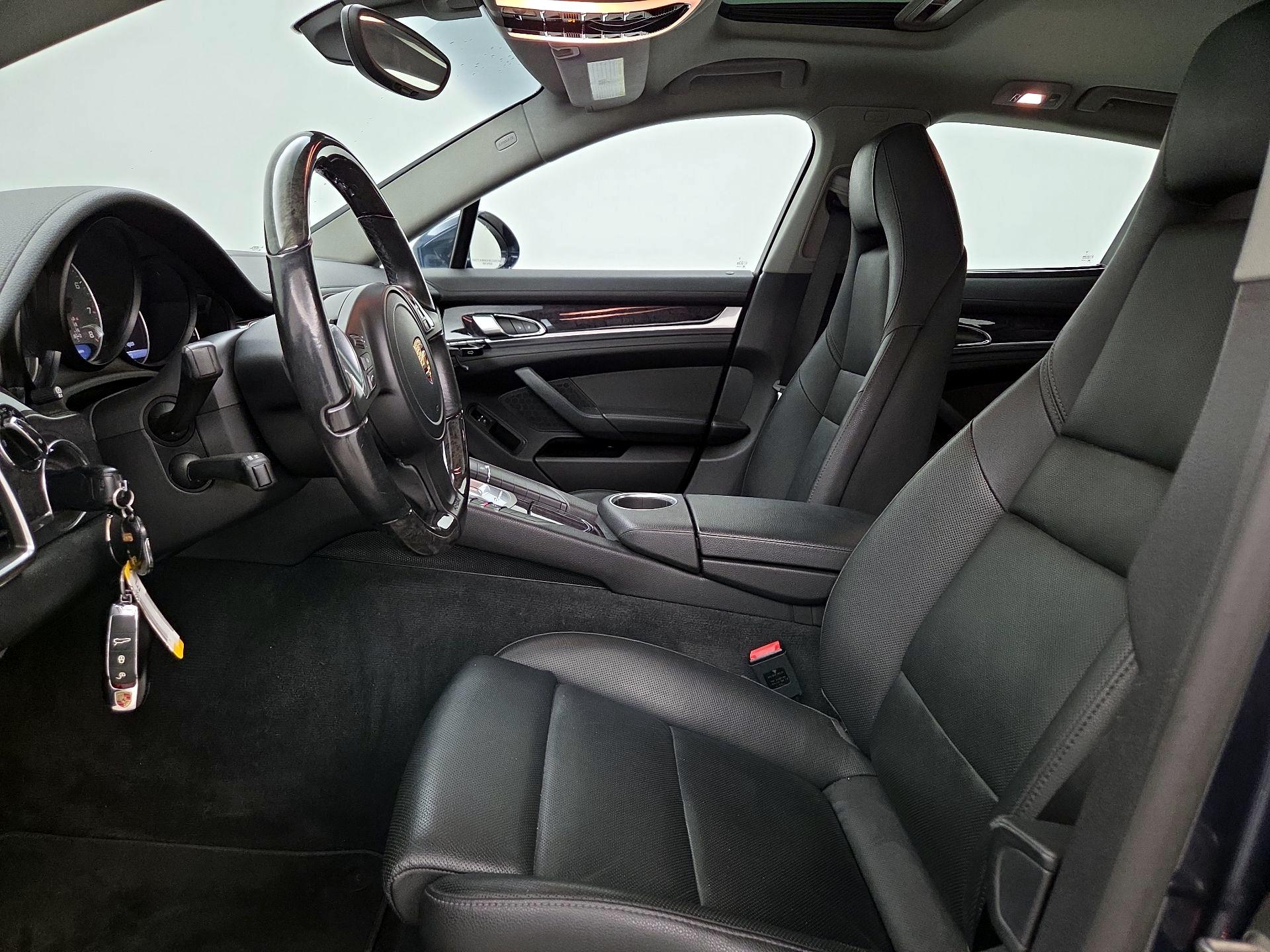 Thumbnail: 2015 Porsche Panamera - 11