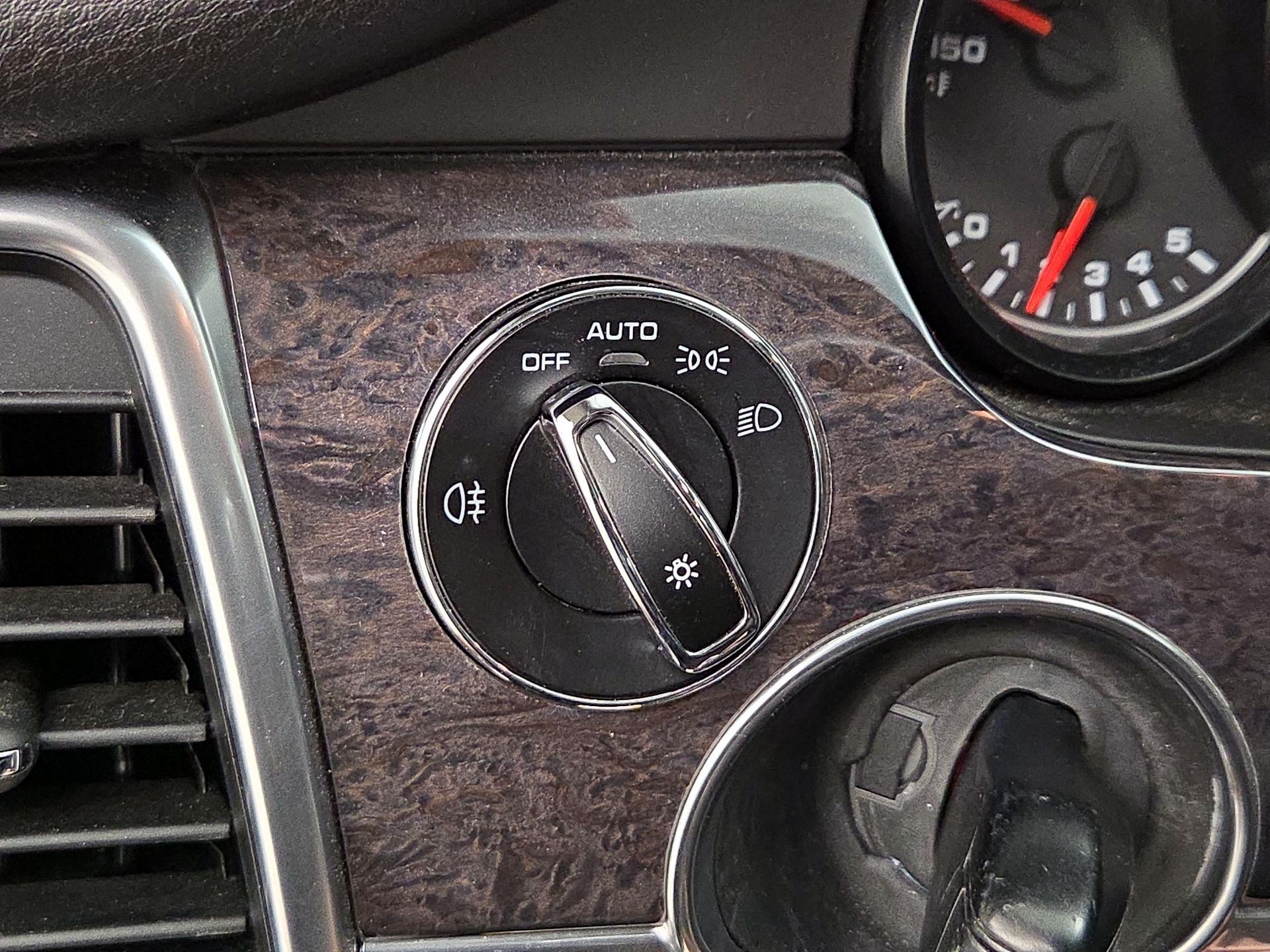 Thumbnail: 2015 Porsche Panamera - 13