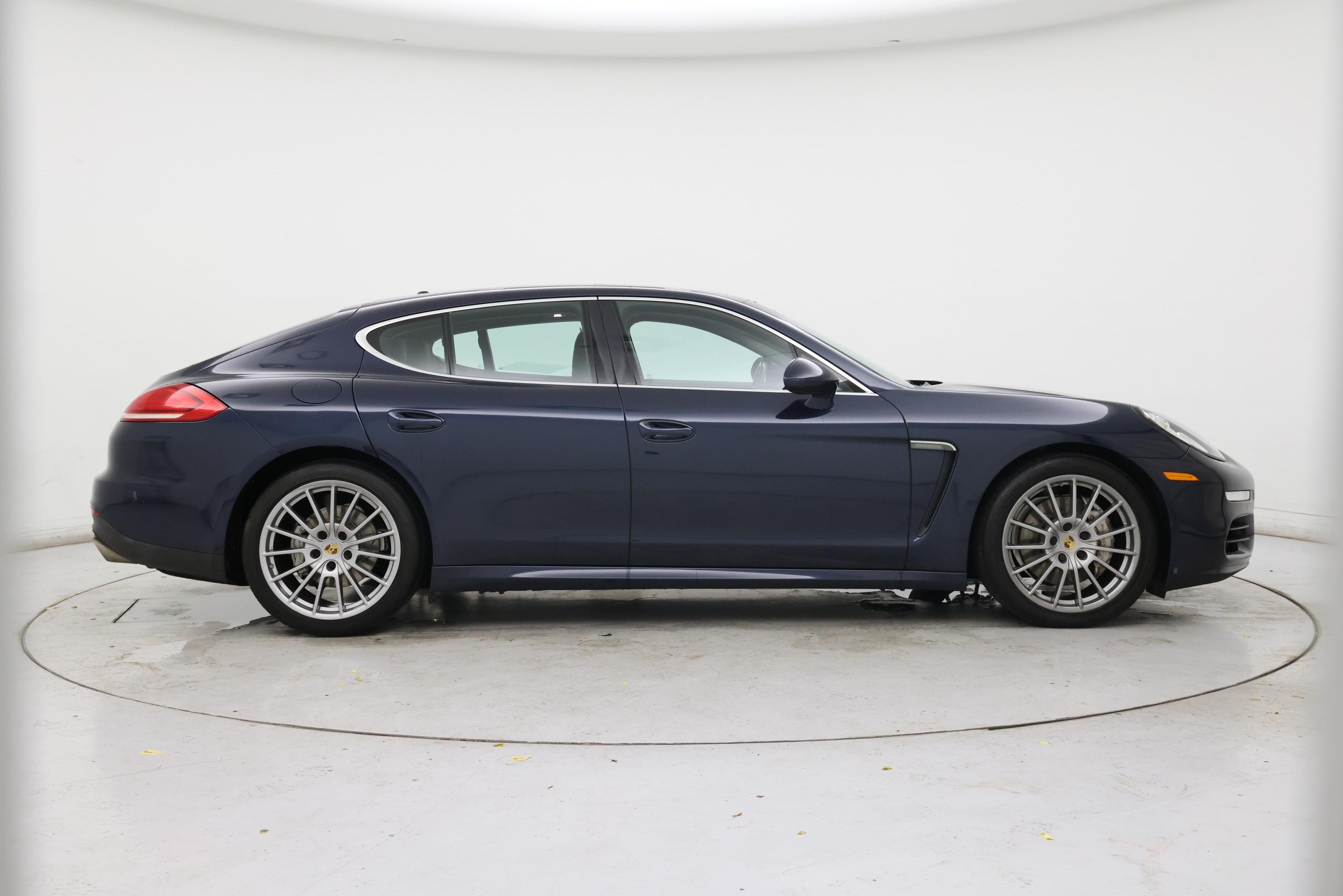 Thumbnail: 2015 Porsche Panamera - 7
