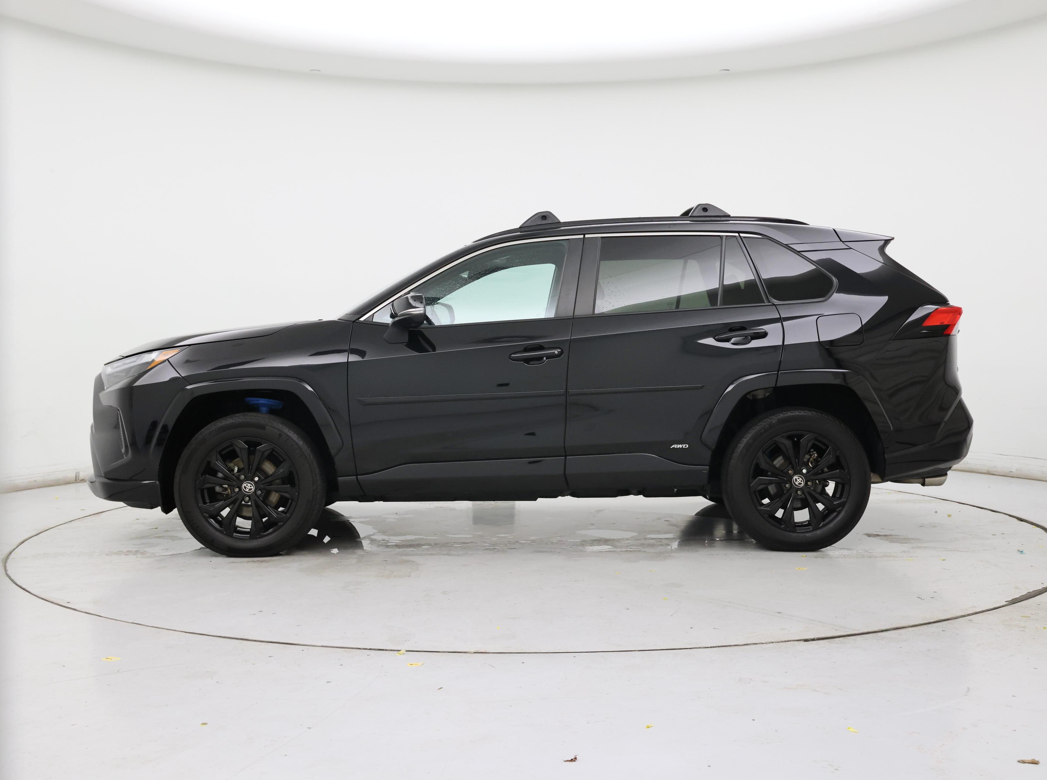 Thumbnail: 2022 Toyota RAV4 - 3