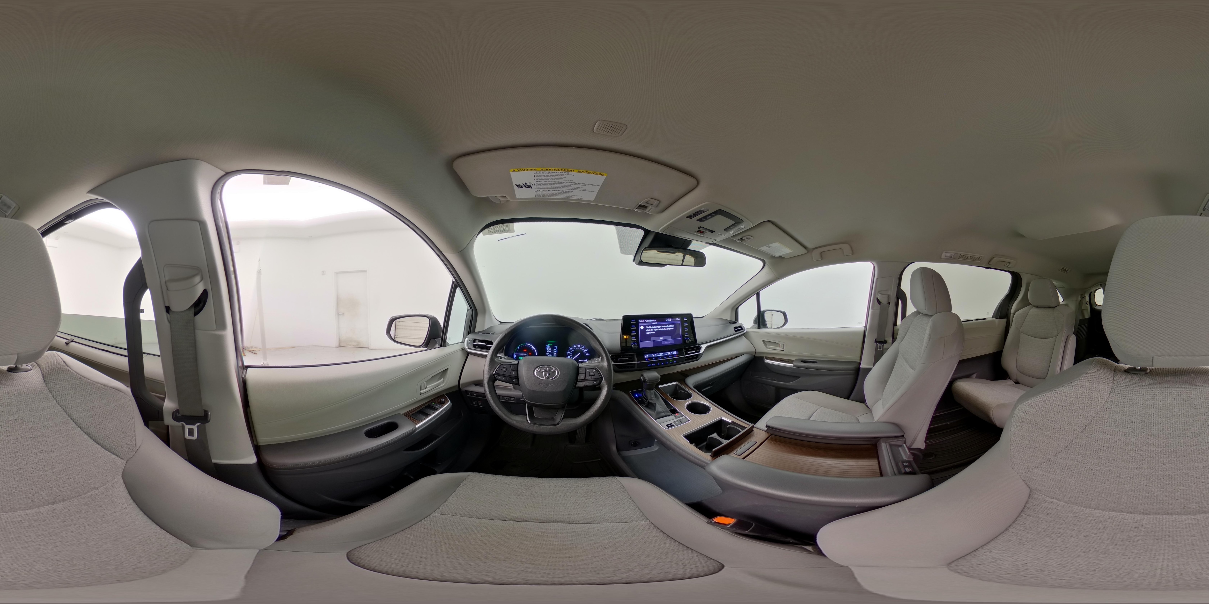 2022 Toyota Sienna LE - Photo 28