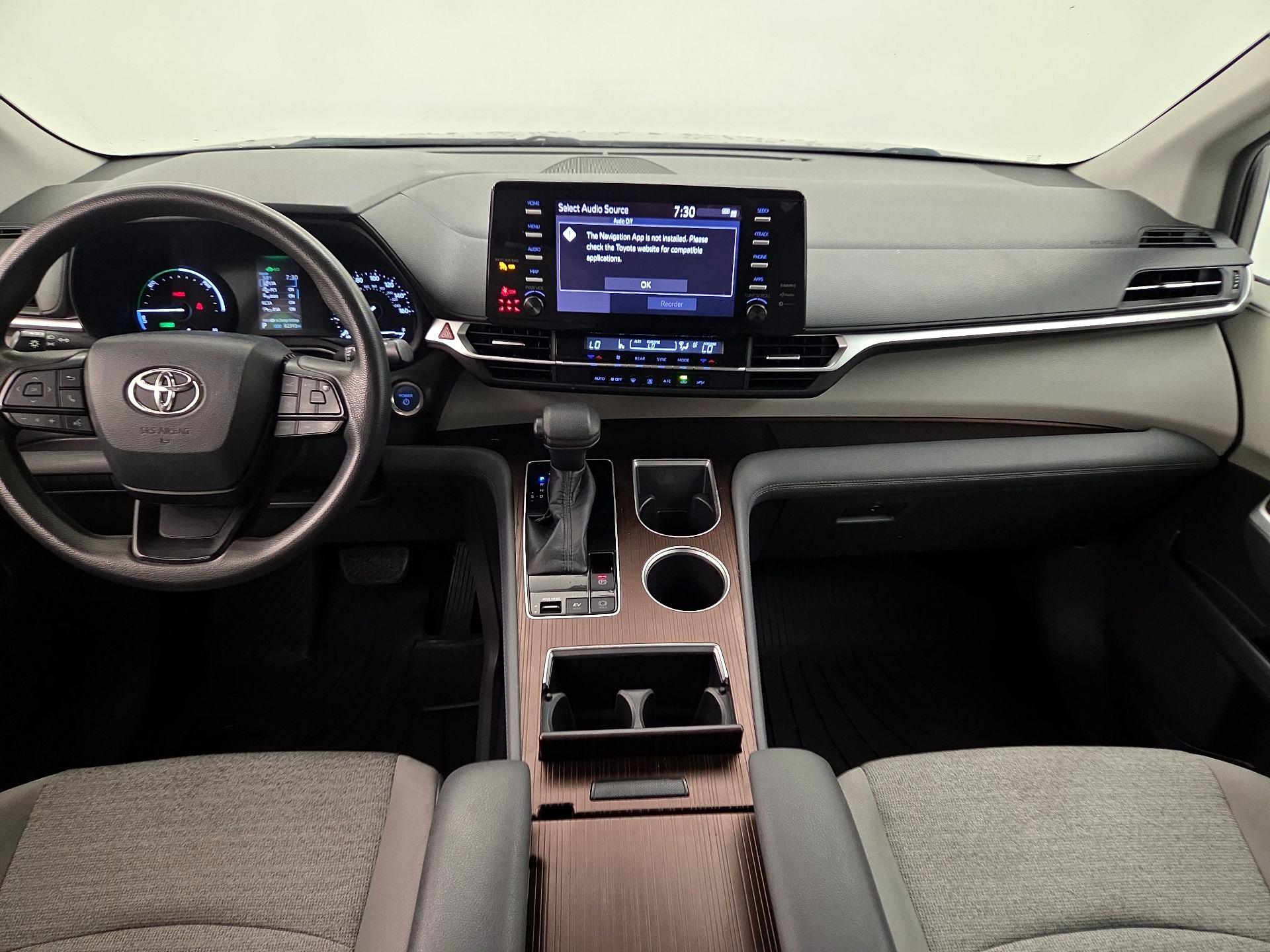 Thumbnail: 2022 Toyota Sienna - 9