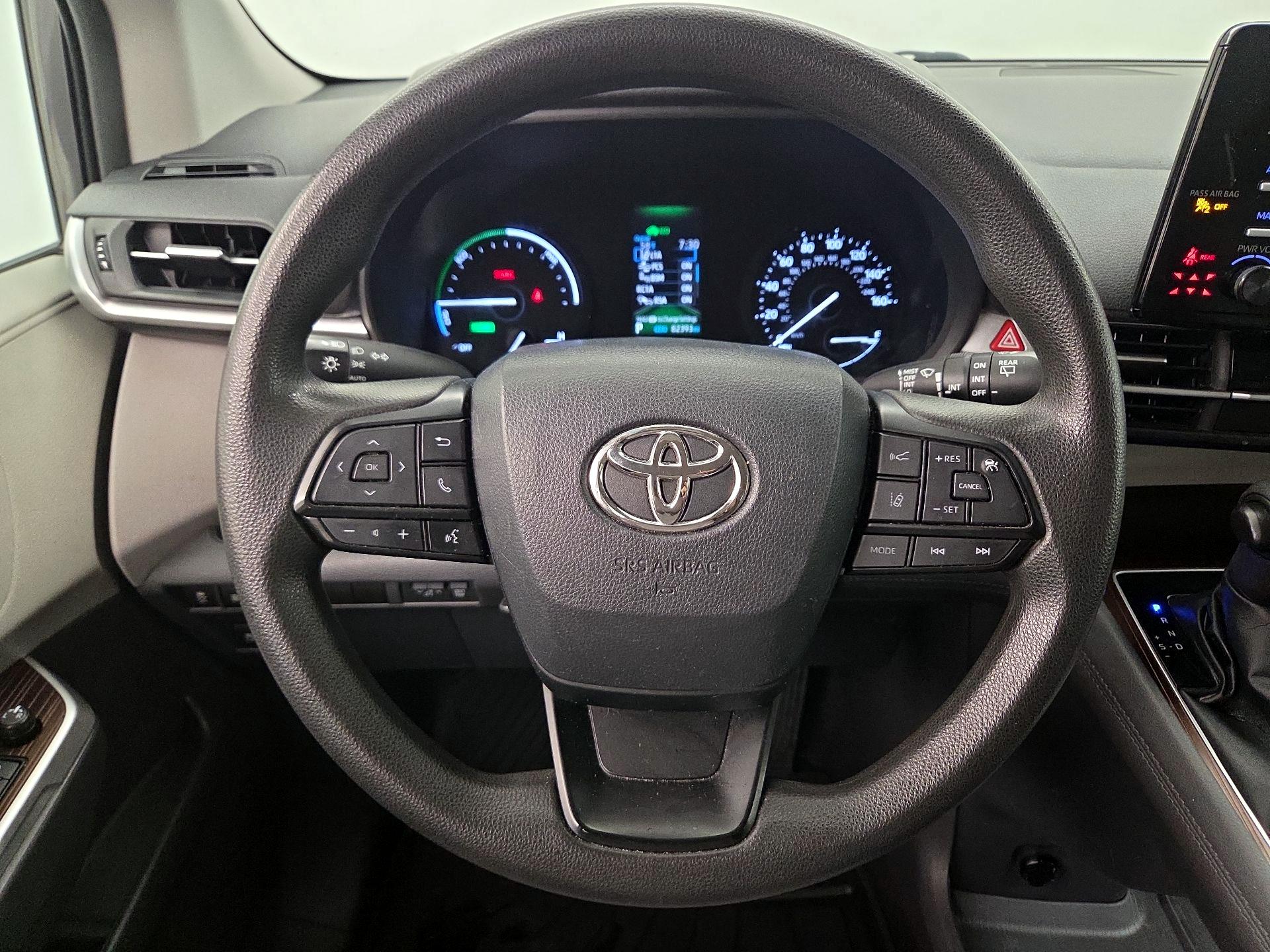 Thumbnail: 2022 Toyota Sienna - 10