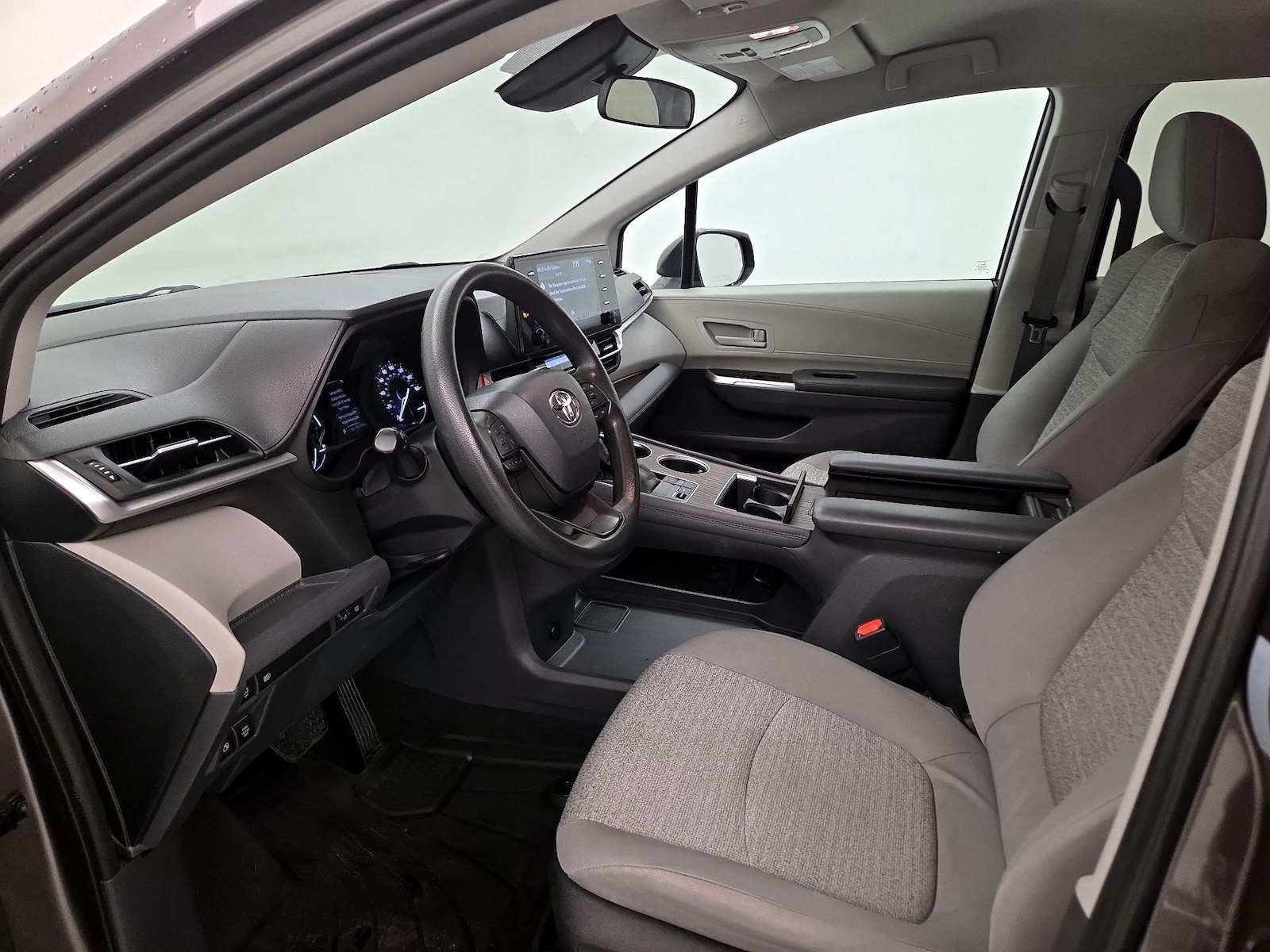 2022 Toyota Sienna LE - Photo 12