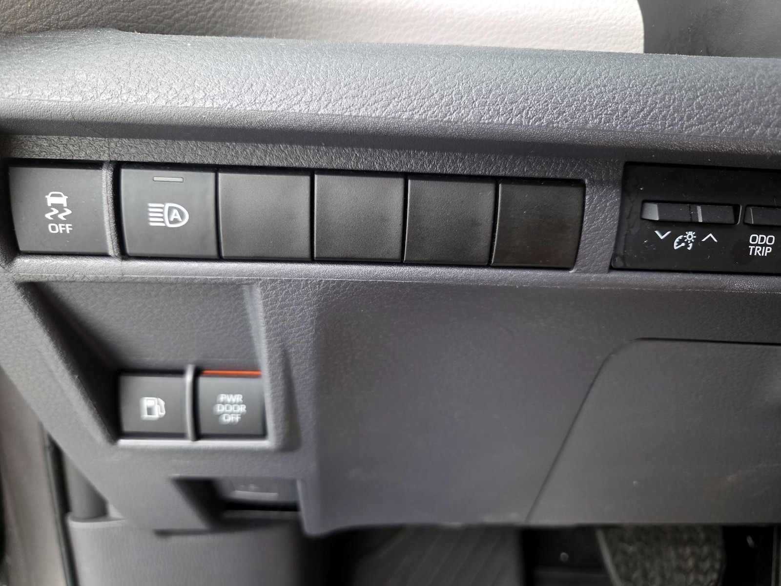 2022 Toyota Sienna LE - Photo 14