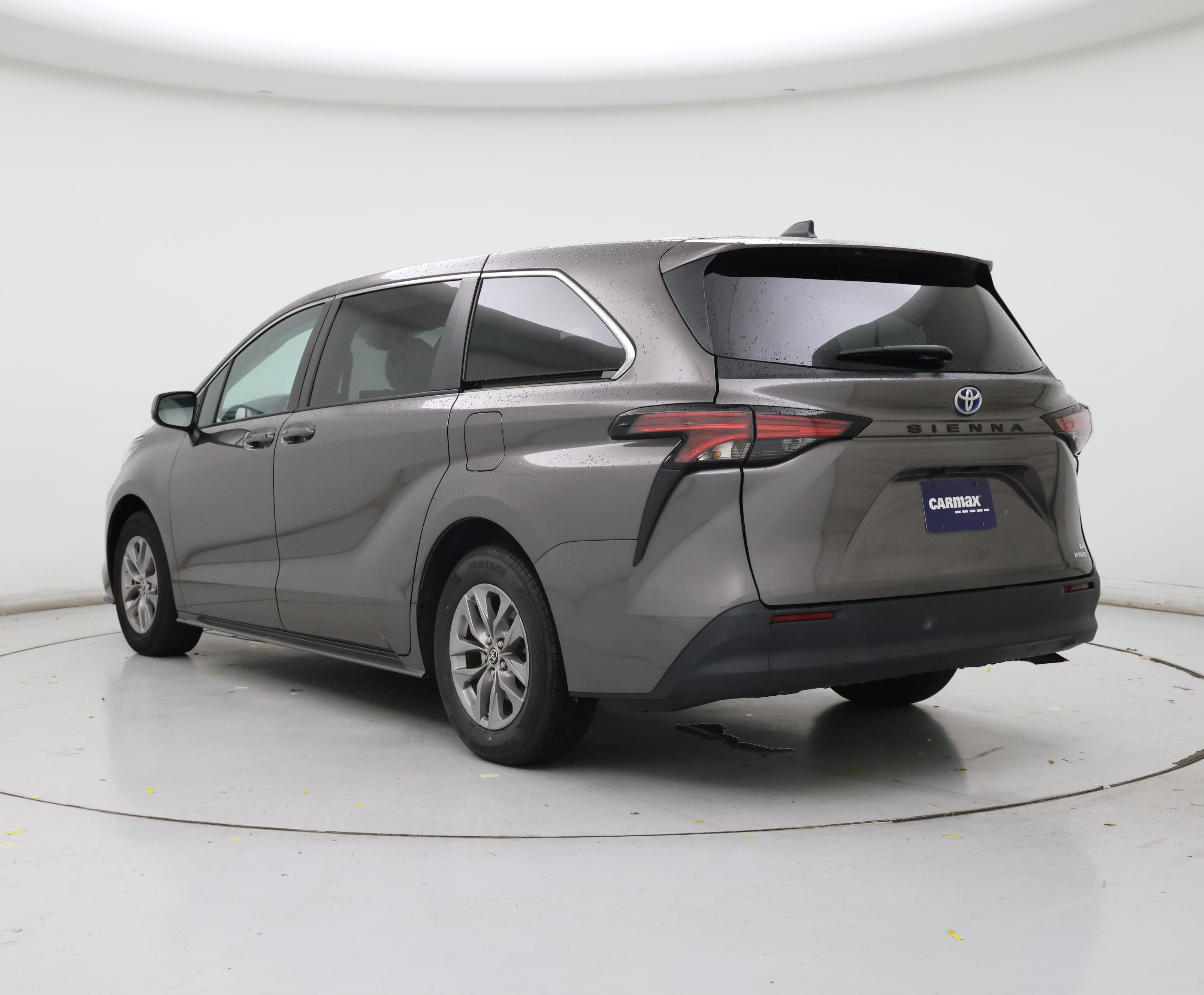 Thumbnail: 2022 Toyota Sienna - 2