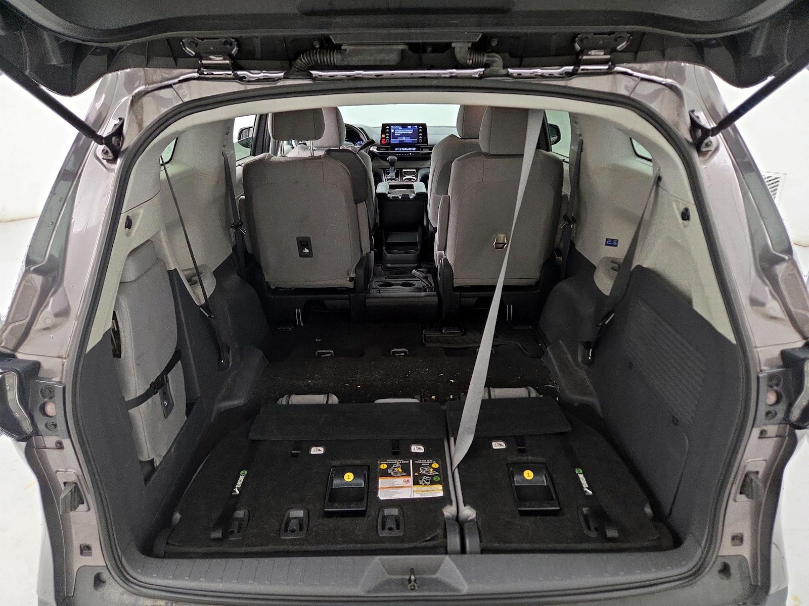 2022 Toyota Sienna LE - Photo 23