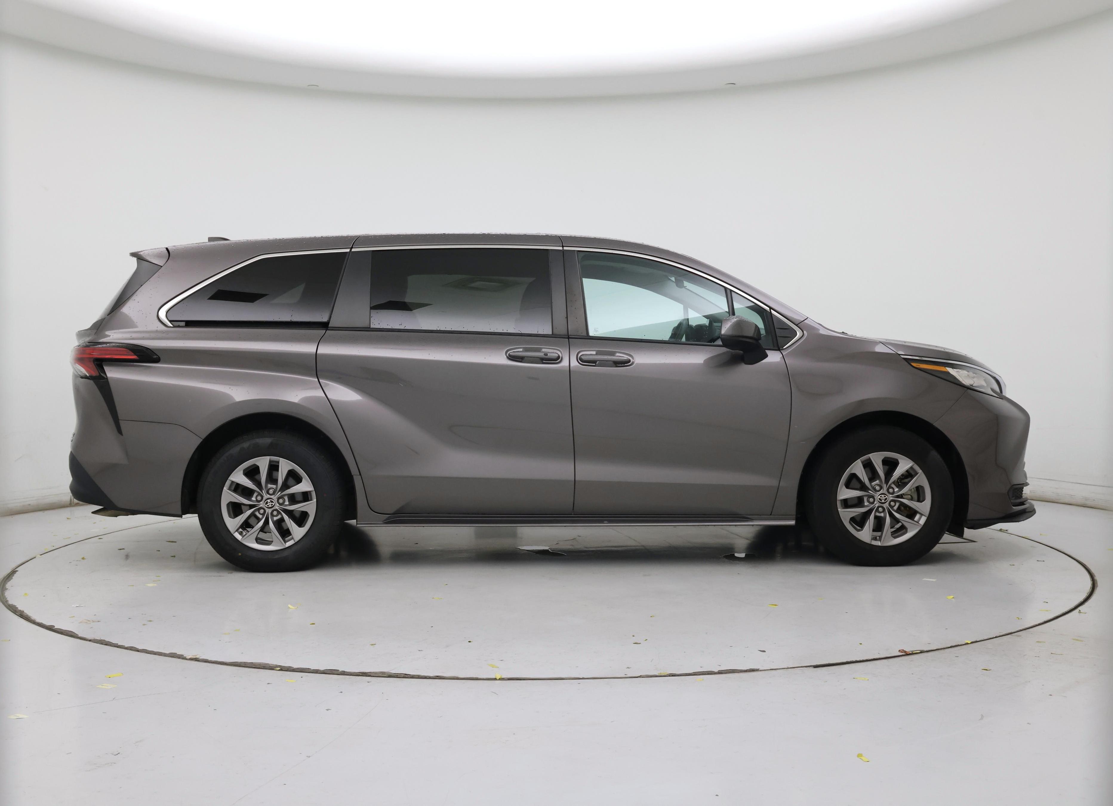 Thumbnail: 2022 Toyota Sienna - 7