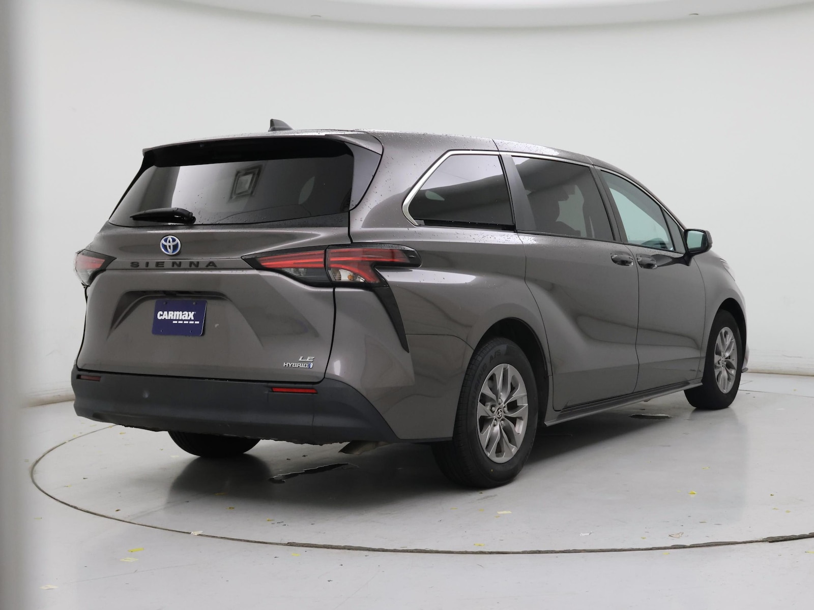 2022 Toyota Sienna LE - Photo 9