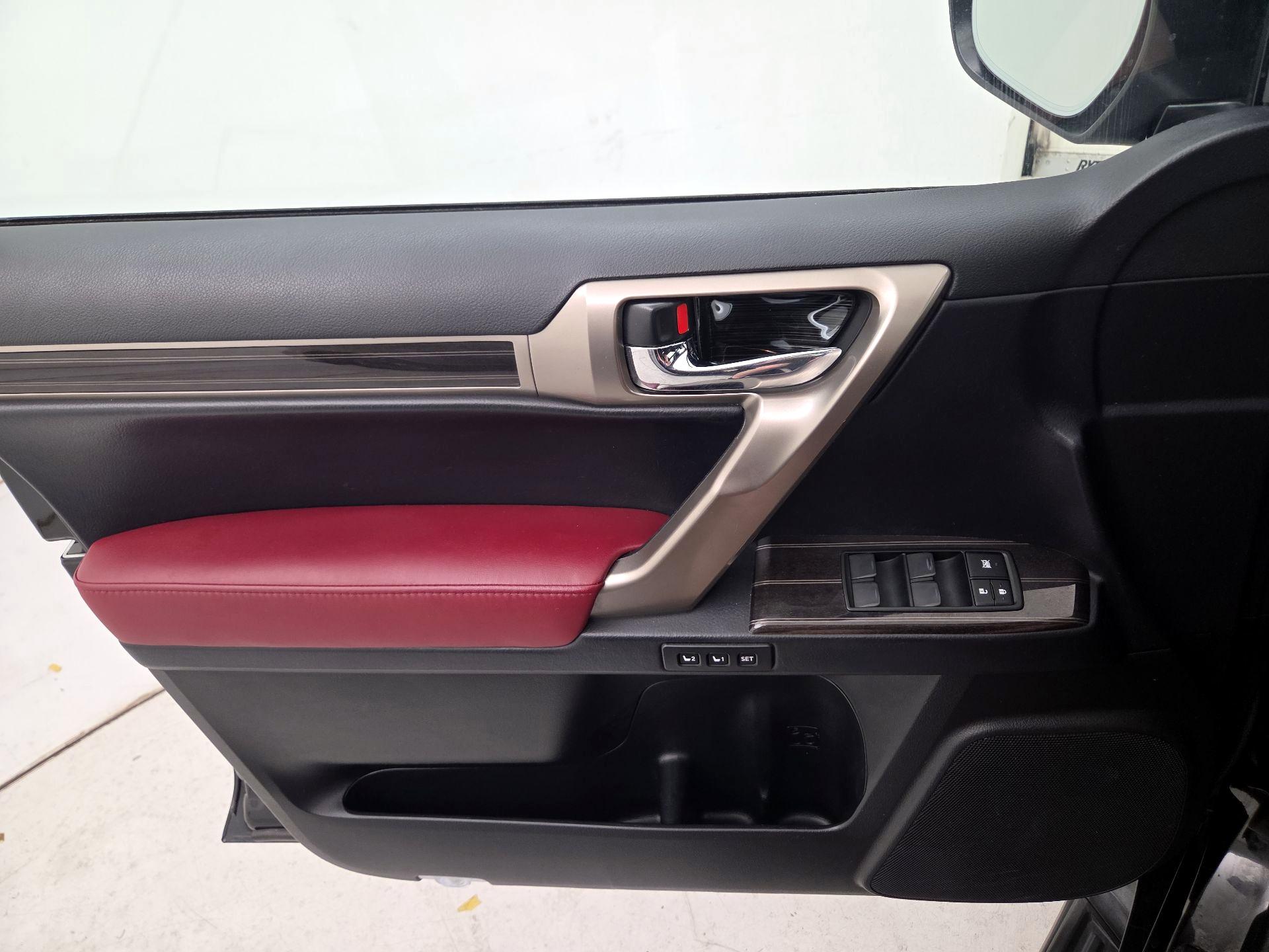 Thumbnail: 2021 Lexus GX - 10