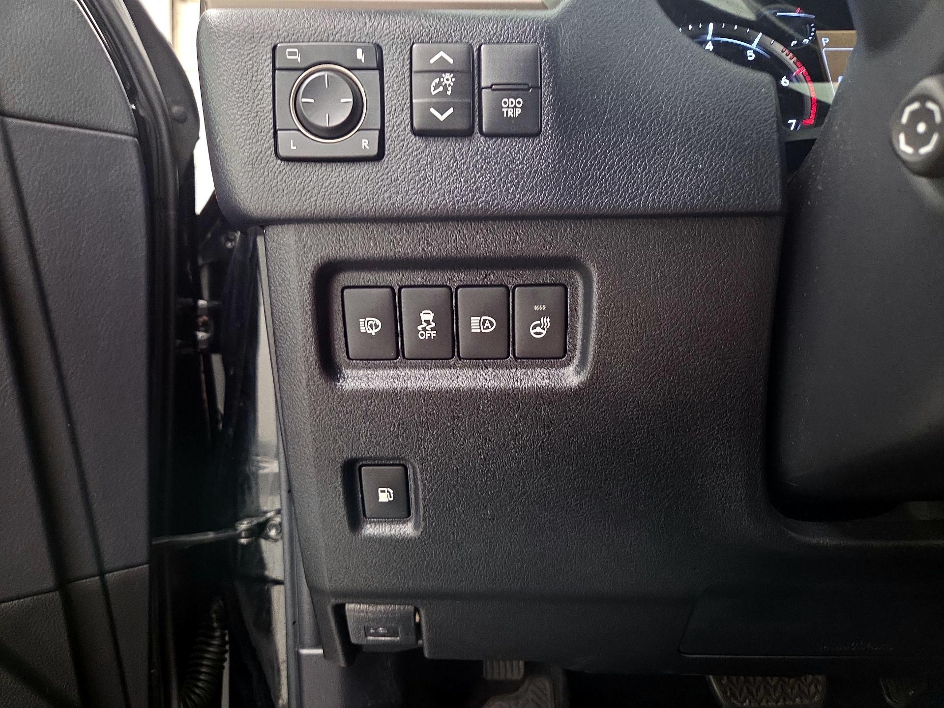 Thumbnail: 2021 Lexus GX - 11