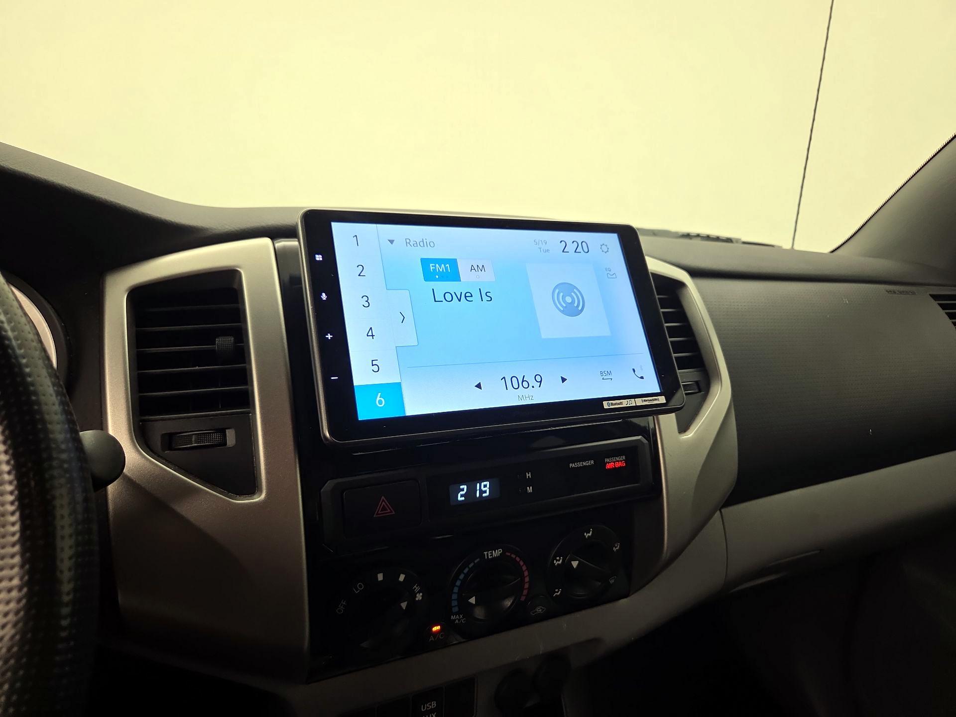 Thumbnail: 2014 Toyota Tacoma - 13