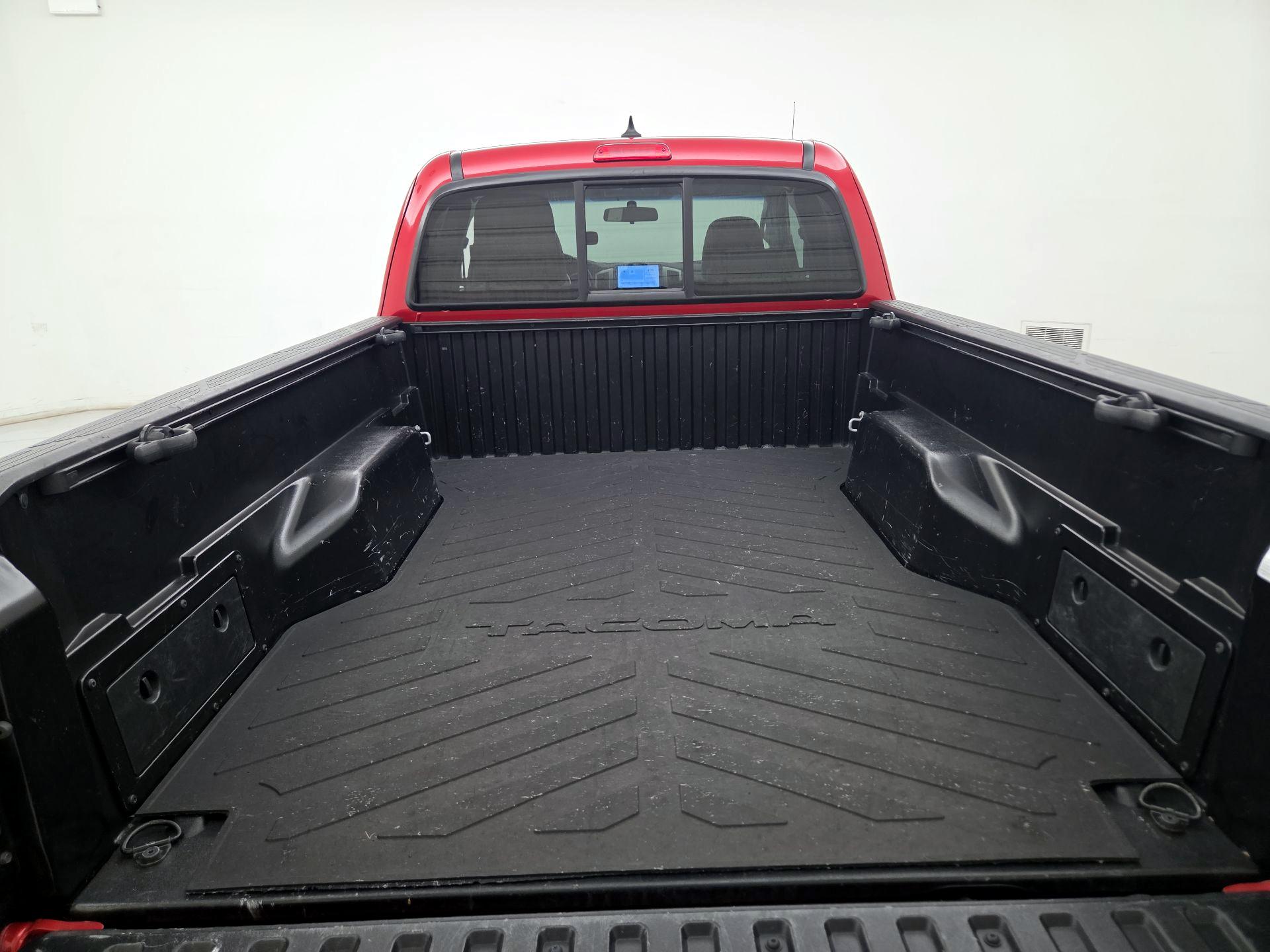 Thumbnail: 2014 Toyota Tacoma - 18