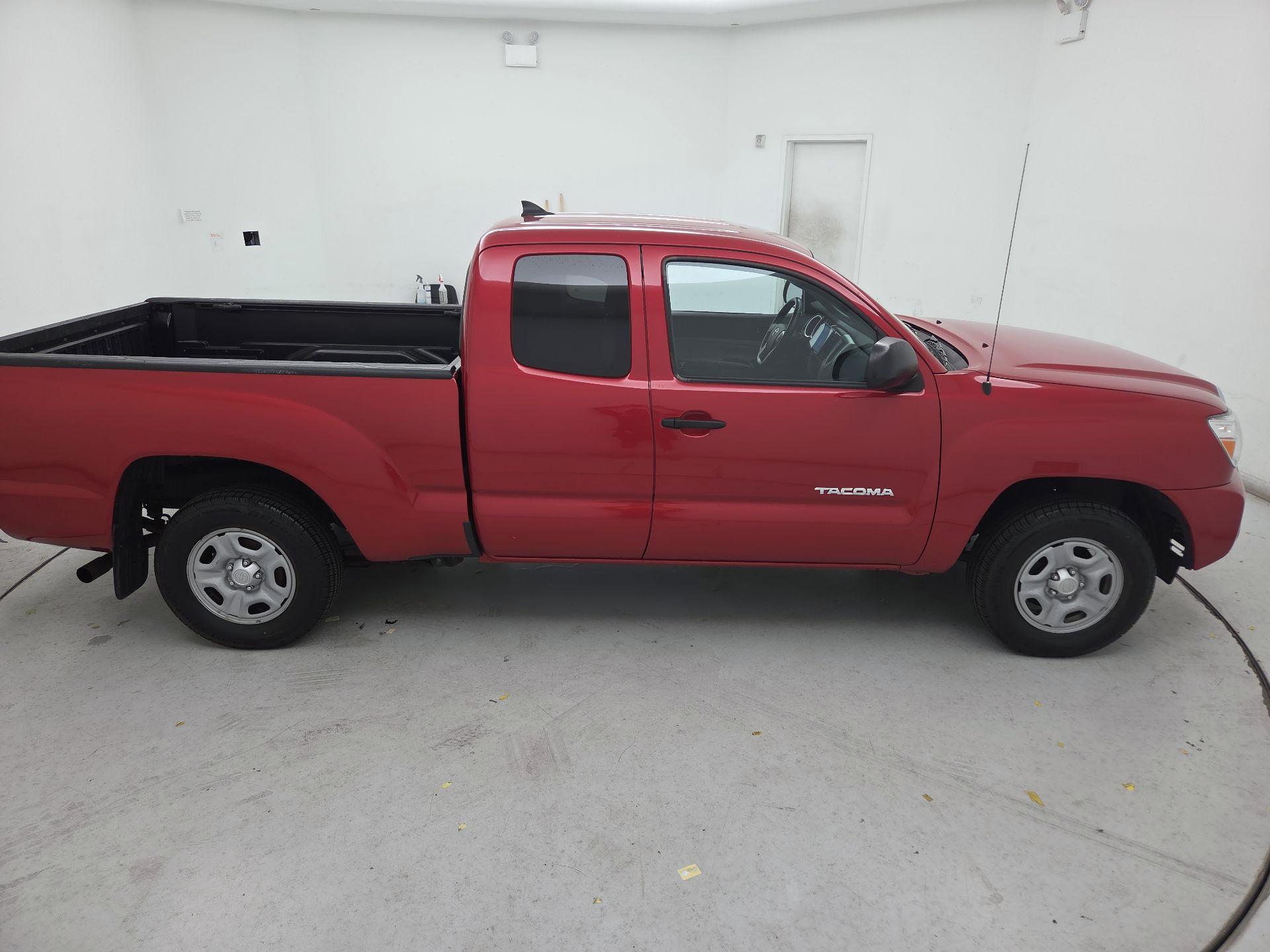 Thumbnail: 2014 Toyota Tacoma - 4