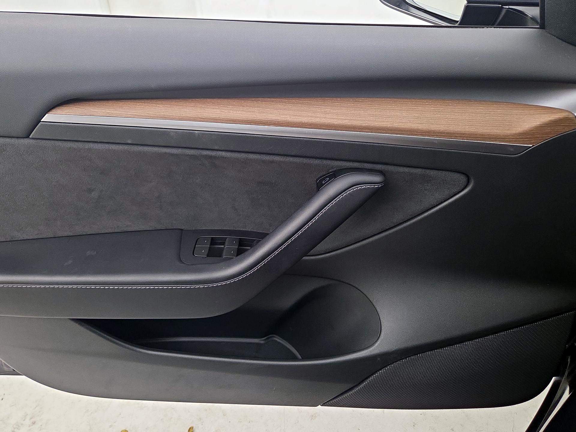 Thumbnail: 2023 Tesla Model 3 - 12
