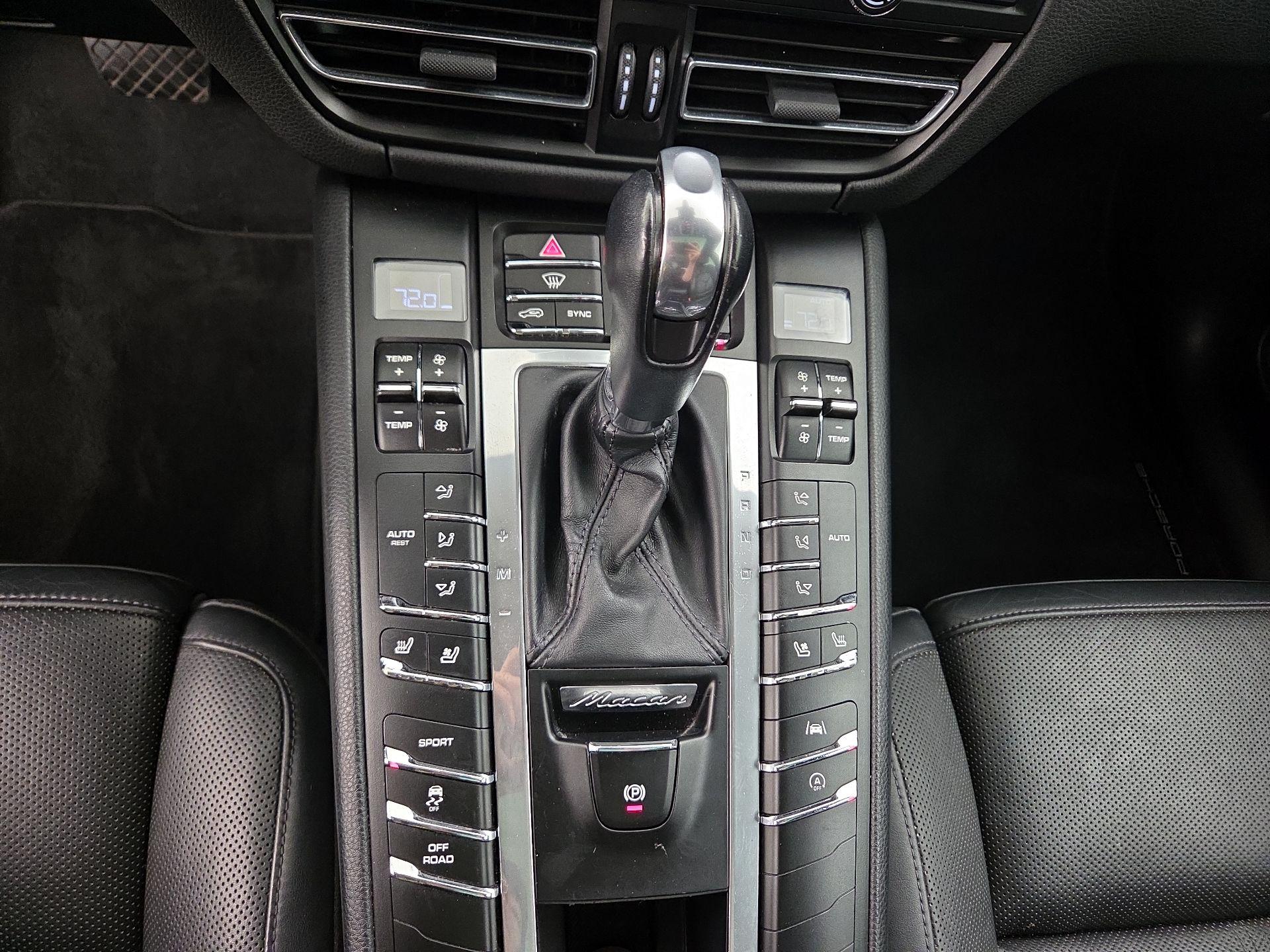 Thumbnail: 2019 Porsche Macan - 18