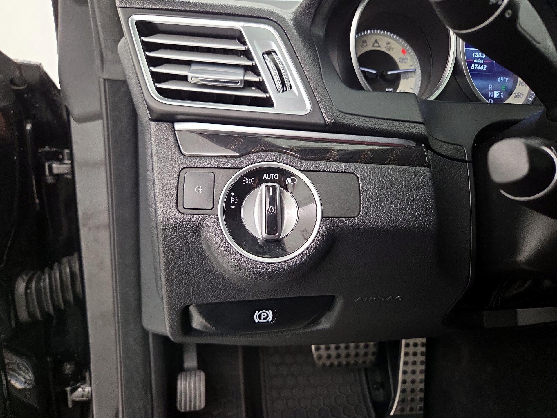 Thumbnail: 2016 Mercedes-Benz E-Class - 13