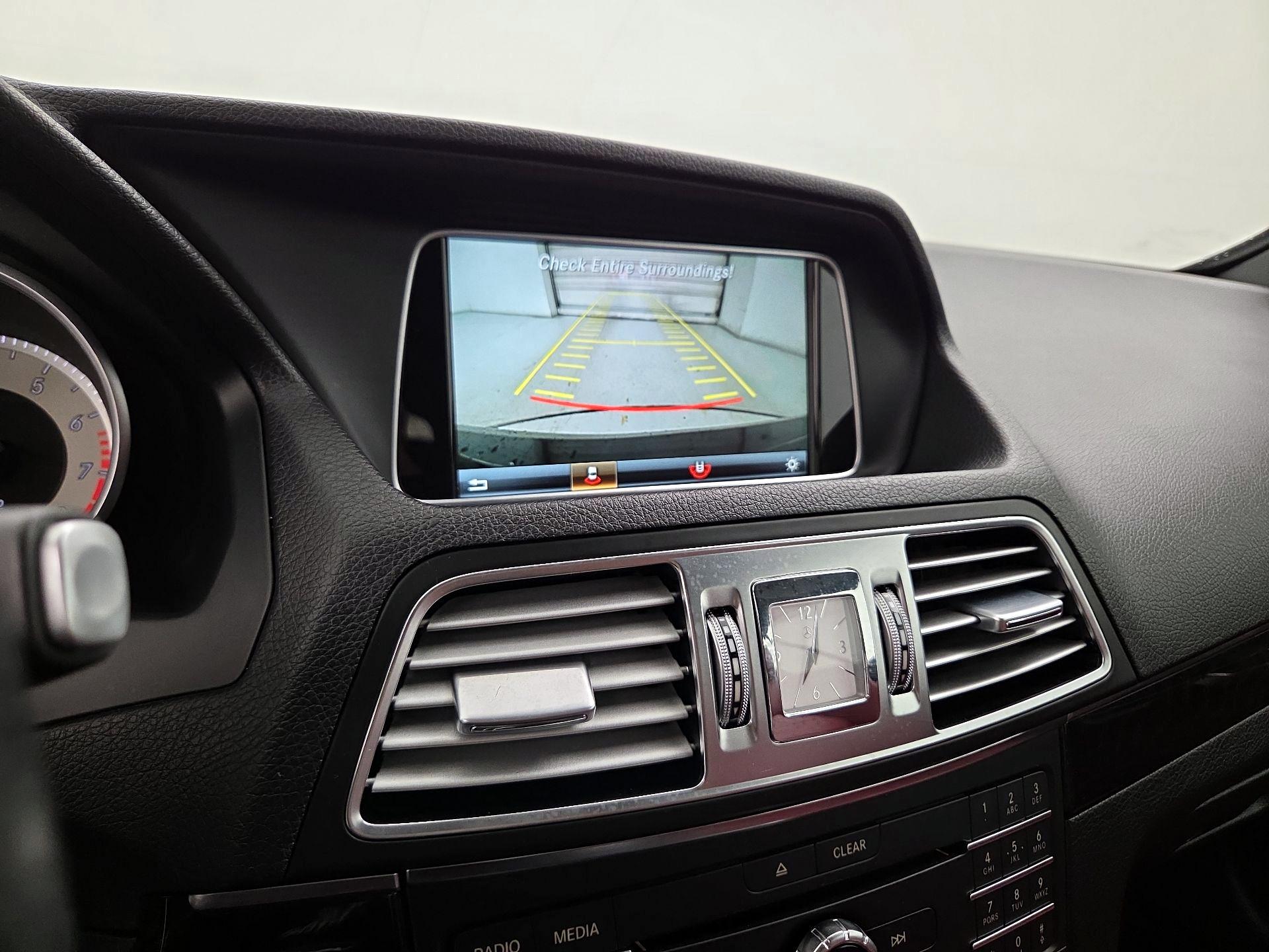 Thumbnail: 2016 Mercedes-Benz E-Class - 15