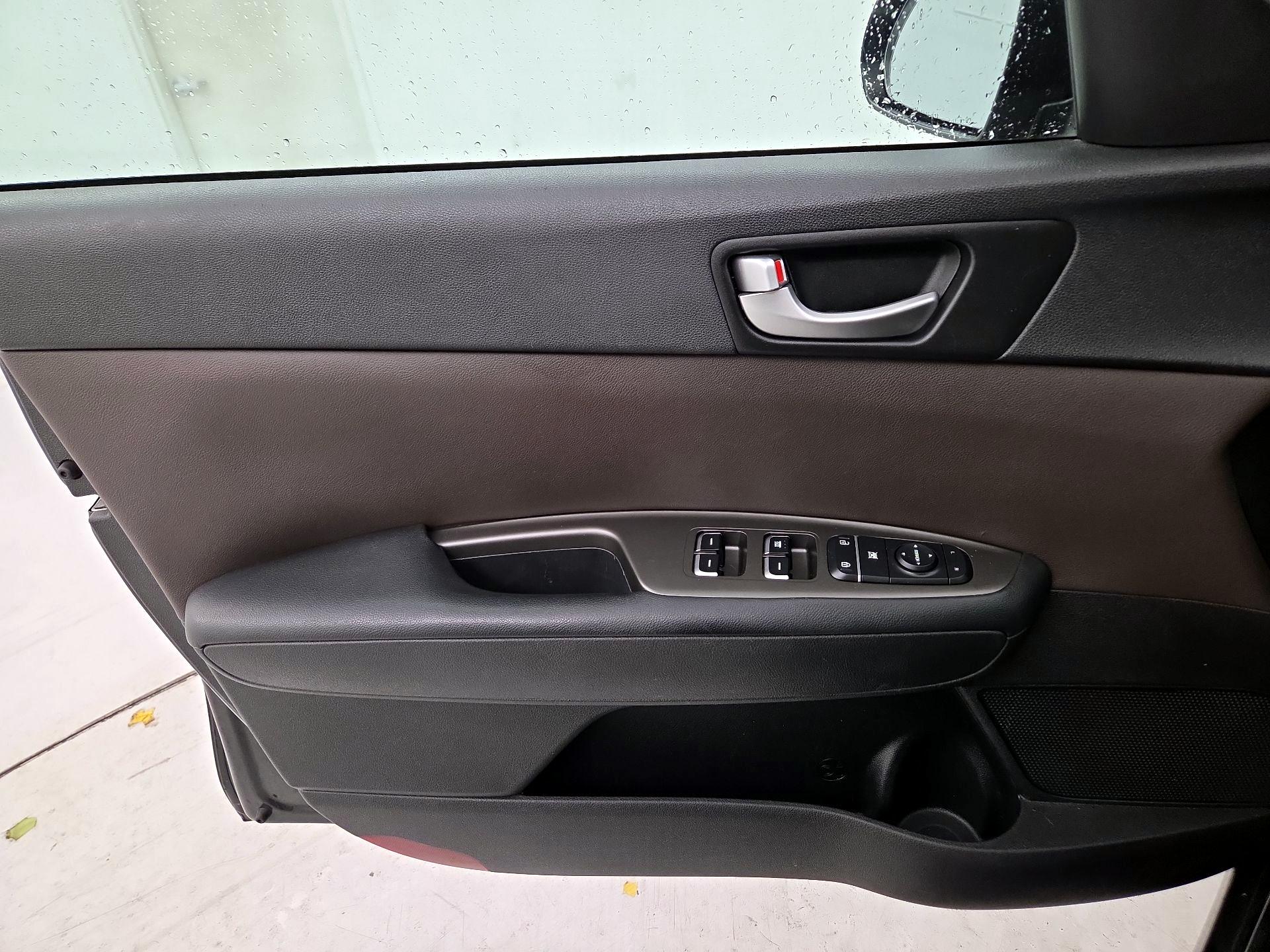 Thumbnail: 2019 Kia Optima - 12