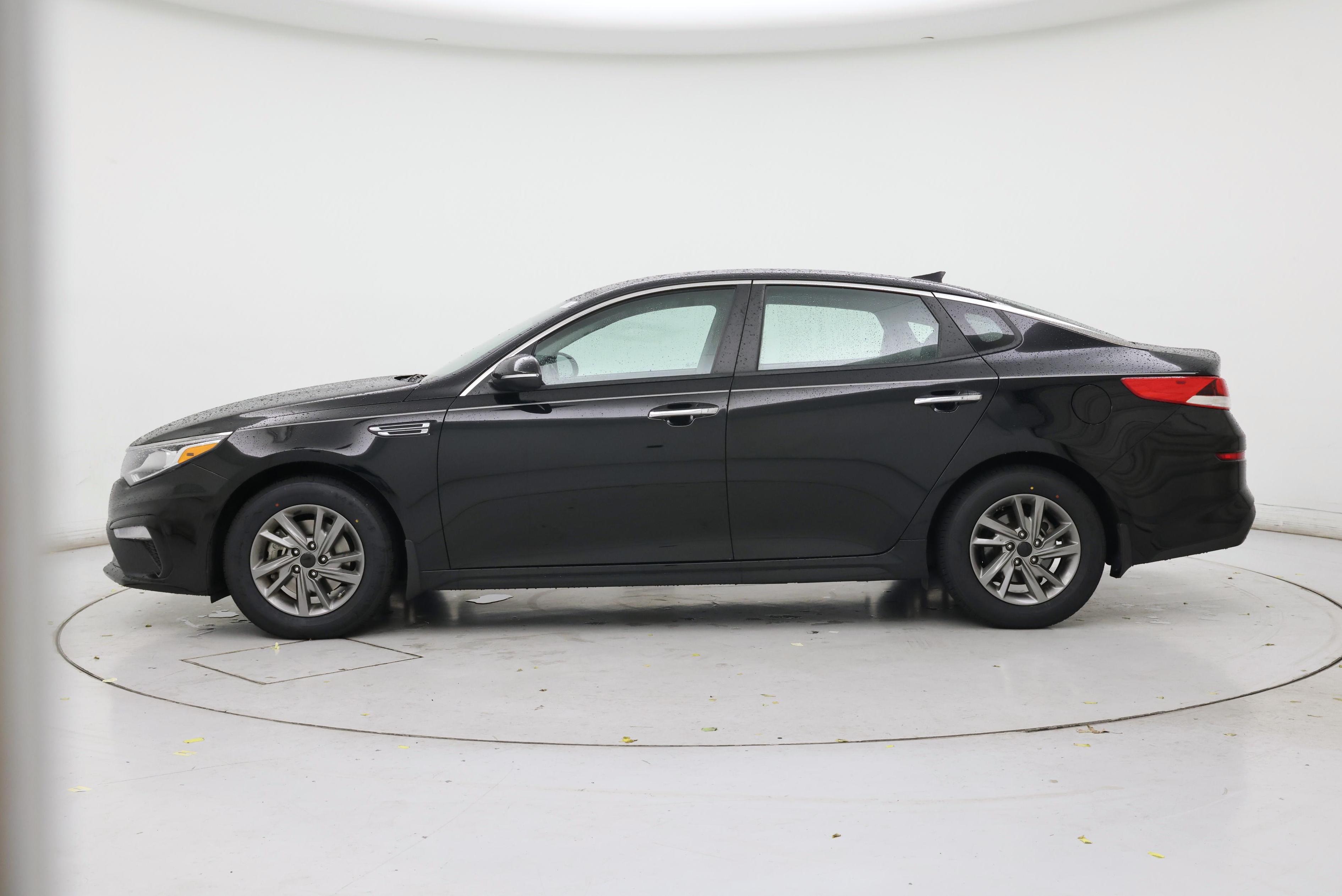 Thumbnail: 2019 Kia Optima - 3