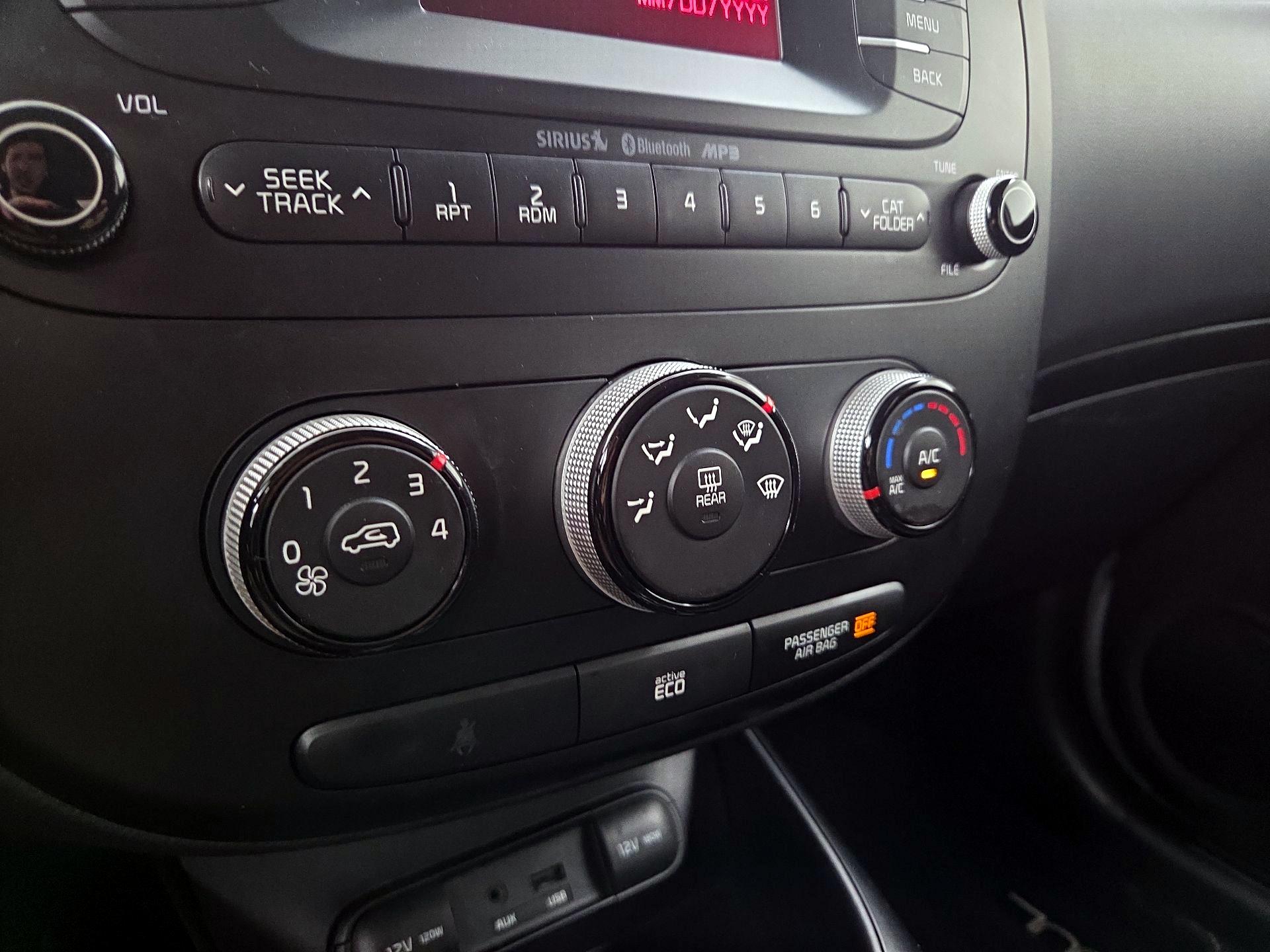 Thumbnail: 2015 Kia Soul - 15