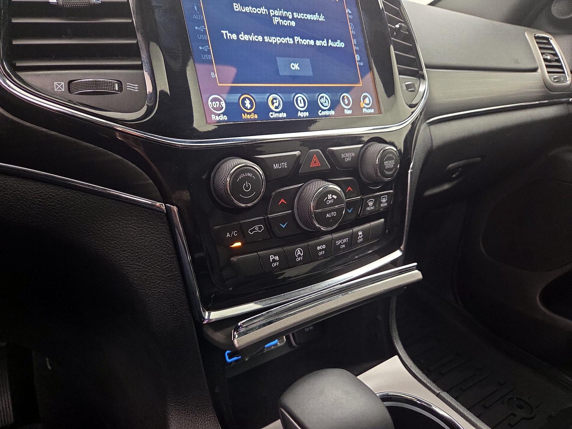Thumbnail: 2019 Jeep Grand Cherokee - 16