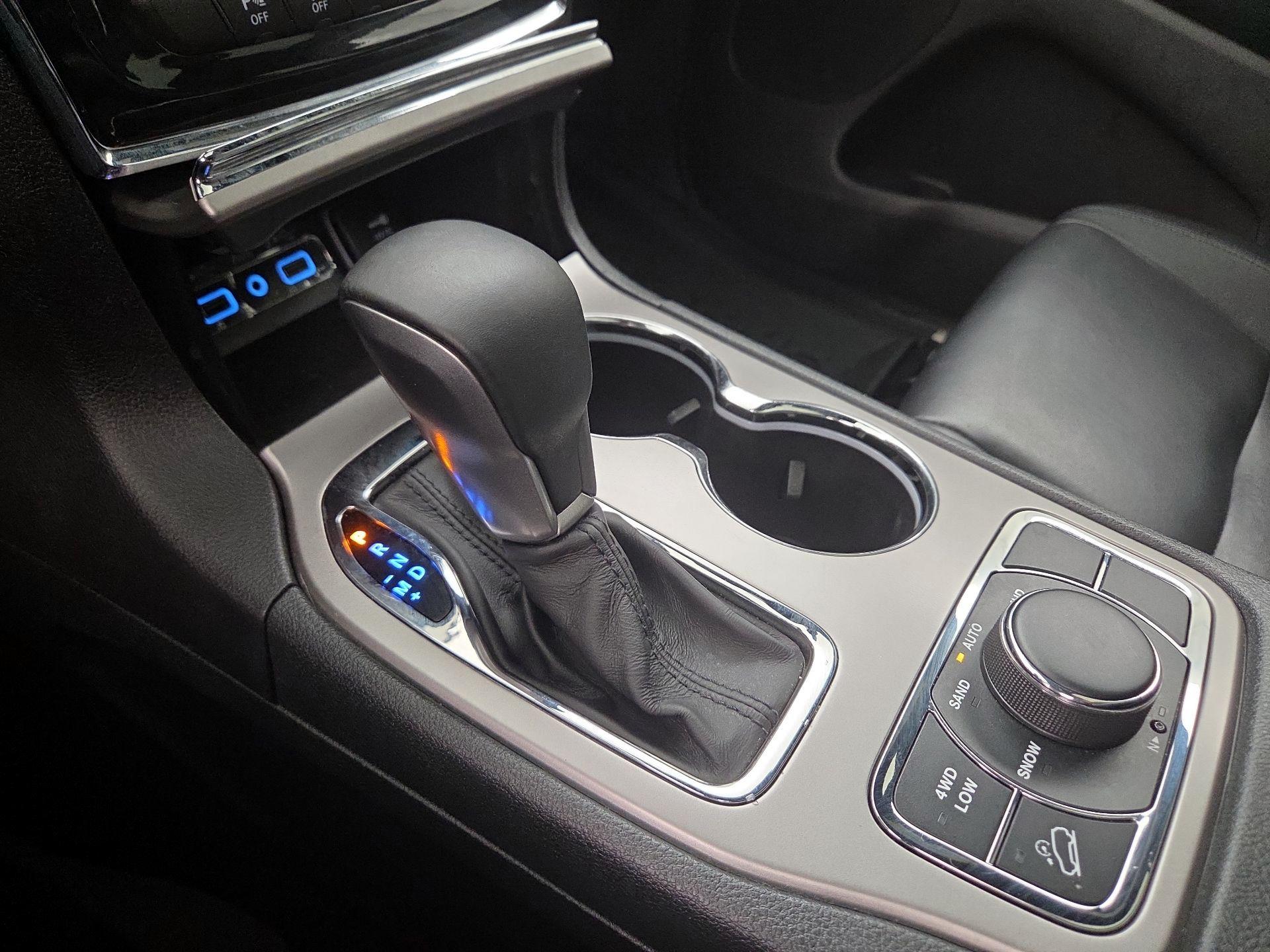 Thumbnail: 2019 Jeep Grand Cherokee - 17