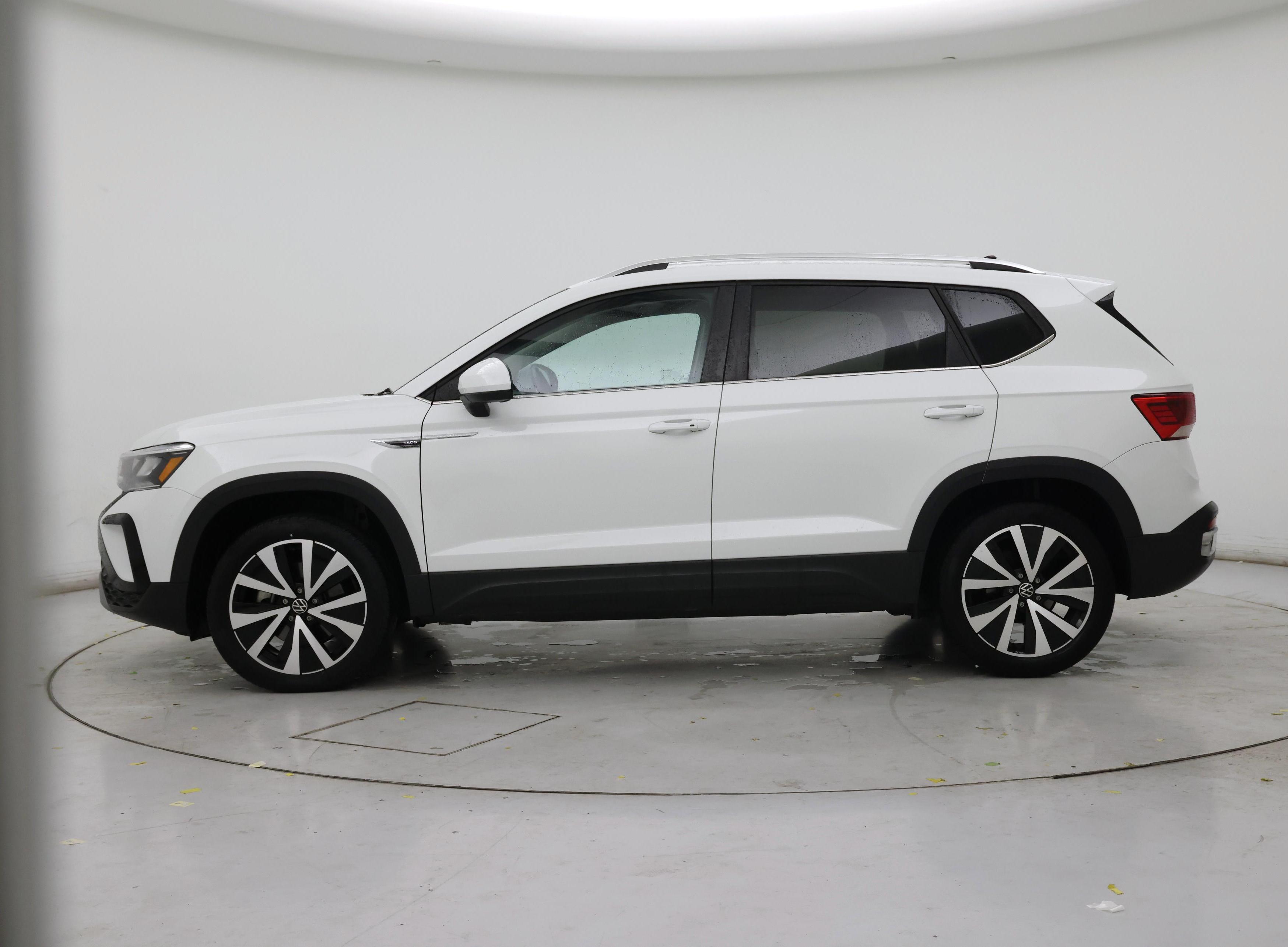 Thumbnail: 2024 Volkswagen Taos - 3