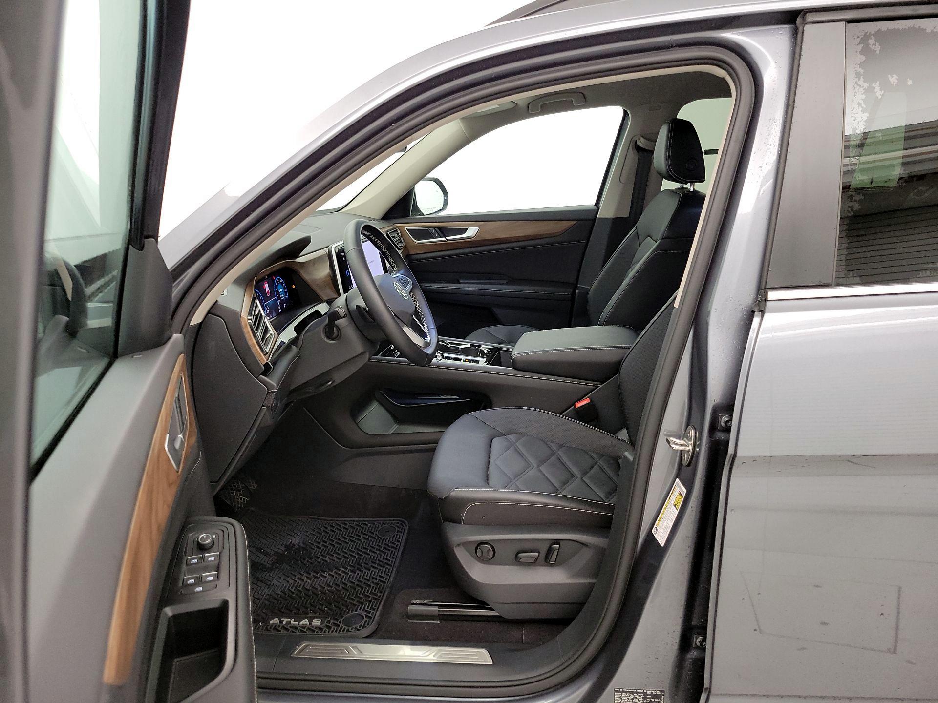 Thumbnail: 2024 Volkswagen Atlas - 11