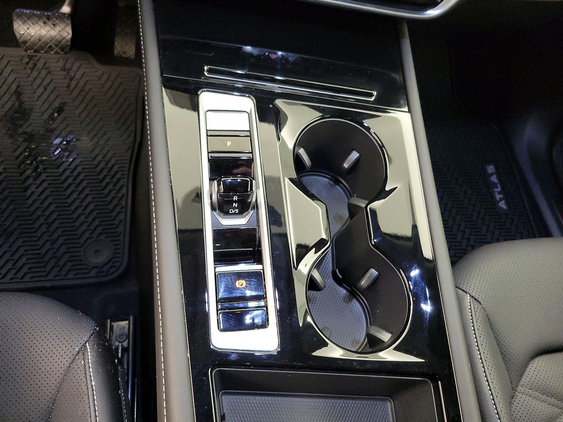 Thumbnail: 2024 Volkswagen Atlas - 17