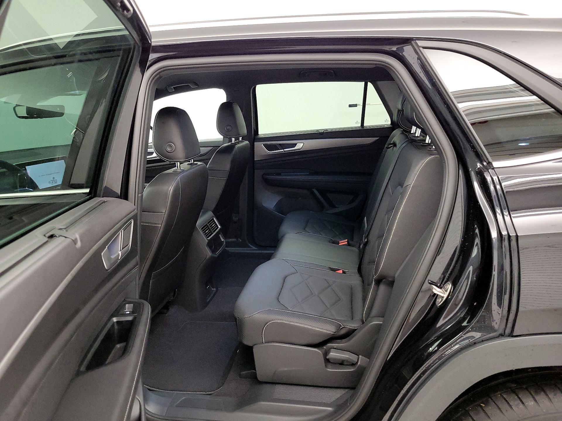 Thumbnail: 2024 Volkswagen Atlas - 19